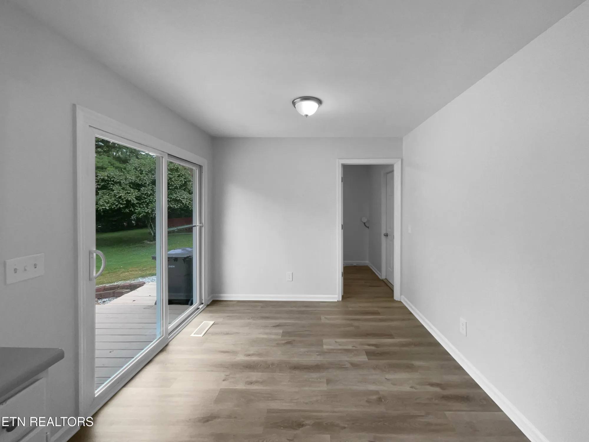 Property Slideshow image 22 of 28 | 322 chatuga ln, Loudon, TN, 37774