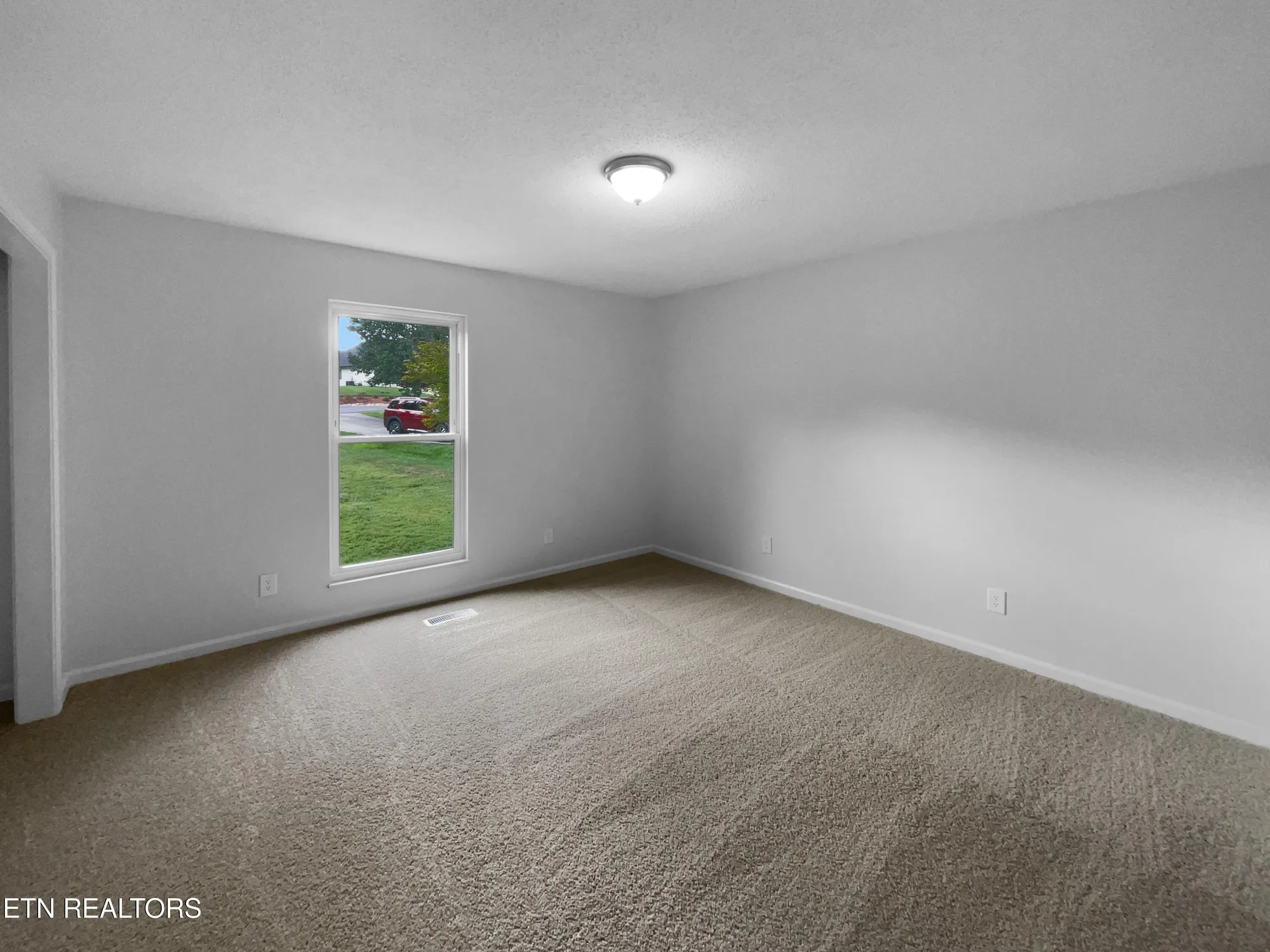 Property Slideshow image 17 of 28 | 322 chatuga ln, Loudon, TN, 37774