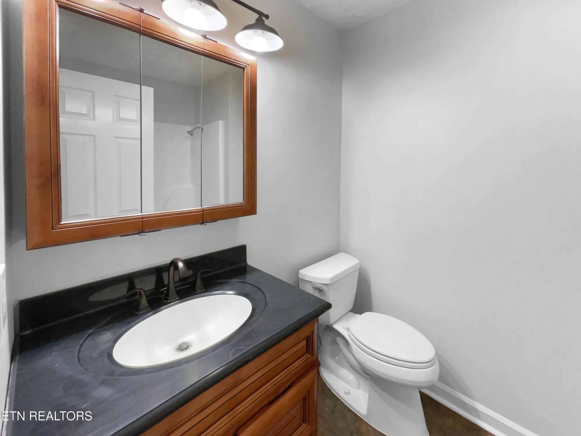 Property Slideshow image 19 of 28 | 322 chatuga ln, Loudon, TN, 37774