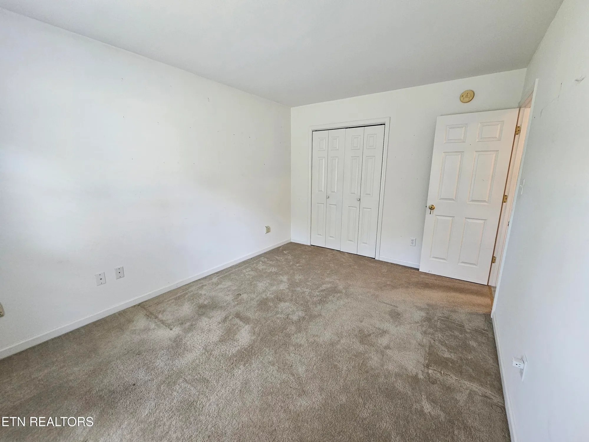 Property Slideshow image 16 of 19 | 208 kiowa pt, Loudon, TN, 37774