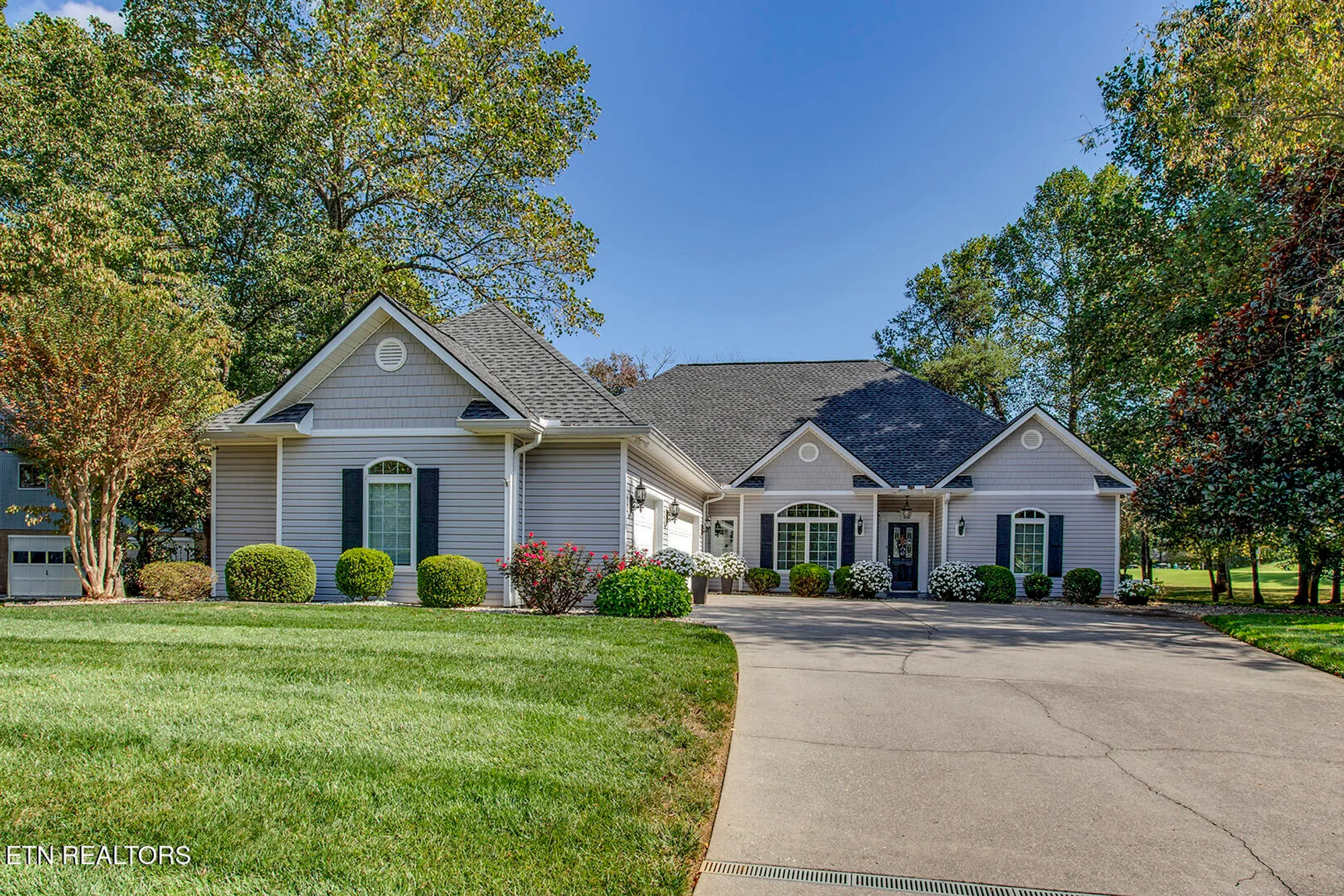 Property Slideshow image 1 of 58 | 223 oligi cir, Loudon, TN, 37774