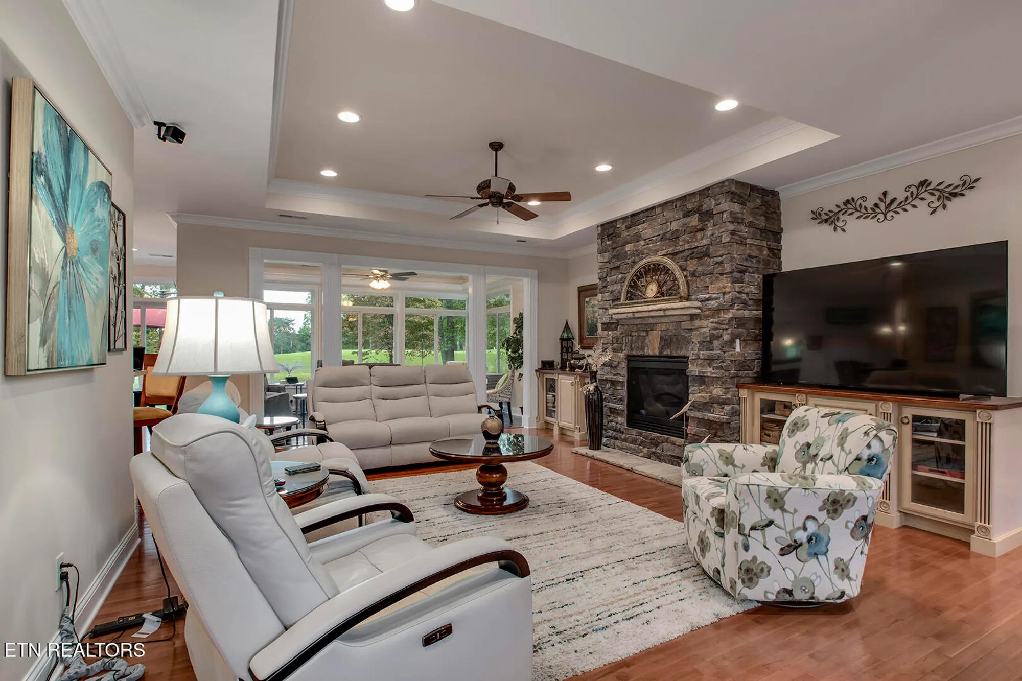 Property Slideshow image 8 of 58 | 223 oligi cir, Loudon, TN, 37774