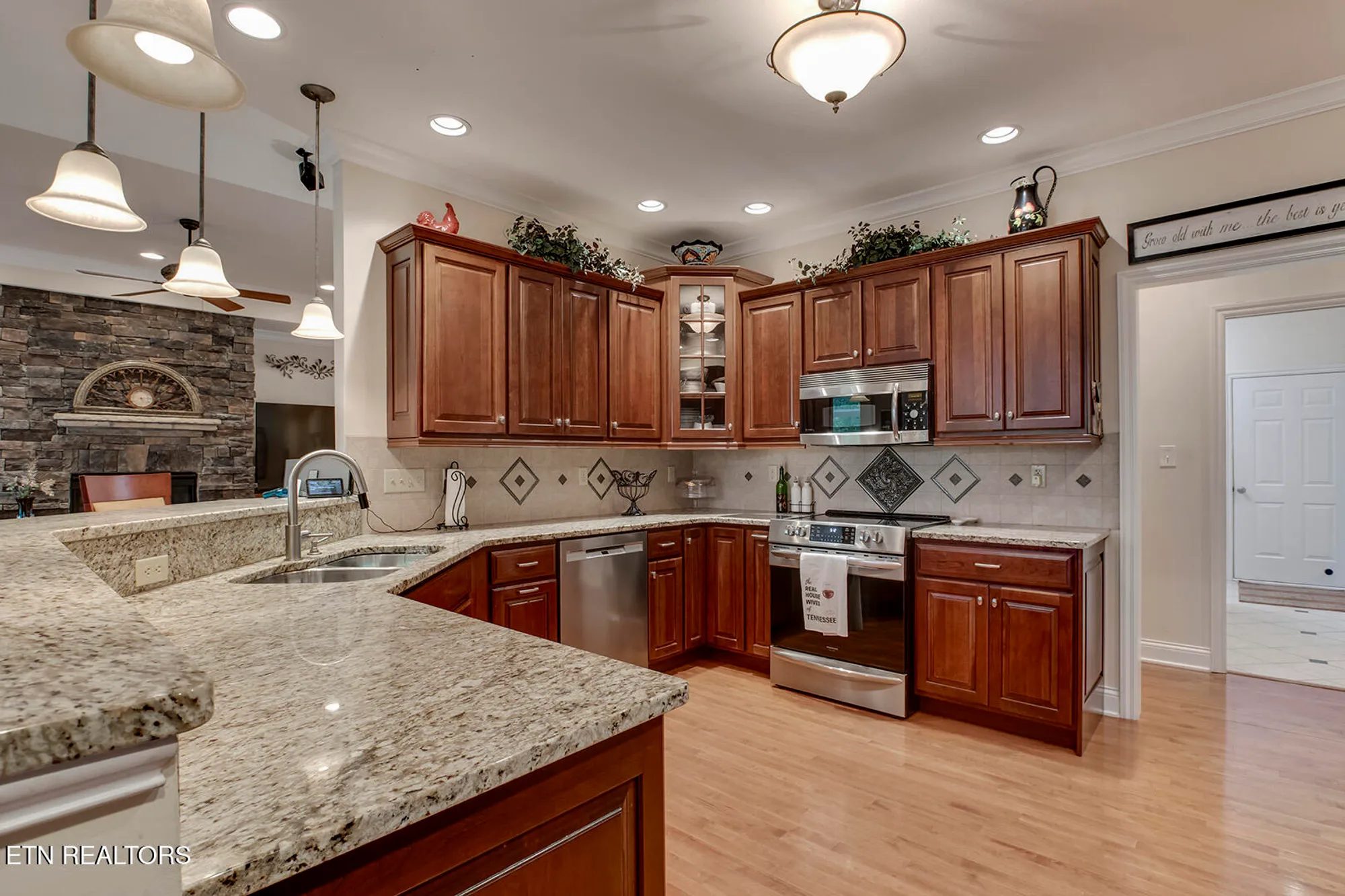 Property Slideshow image 24 of 58 | 223 oligi cir, Loudon, TN, 37774