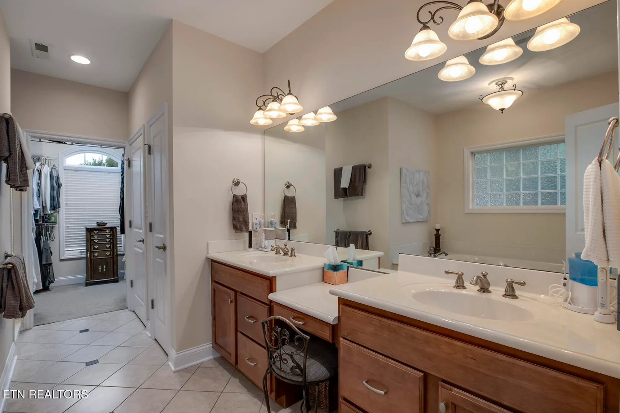 Property Slideshow image 32 of 58 | 223 oligi cir, Loudon, TN, 37774