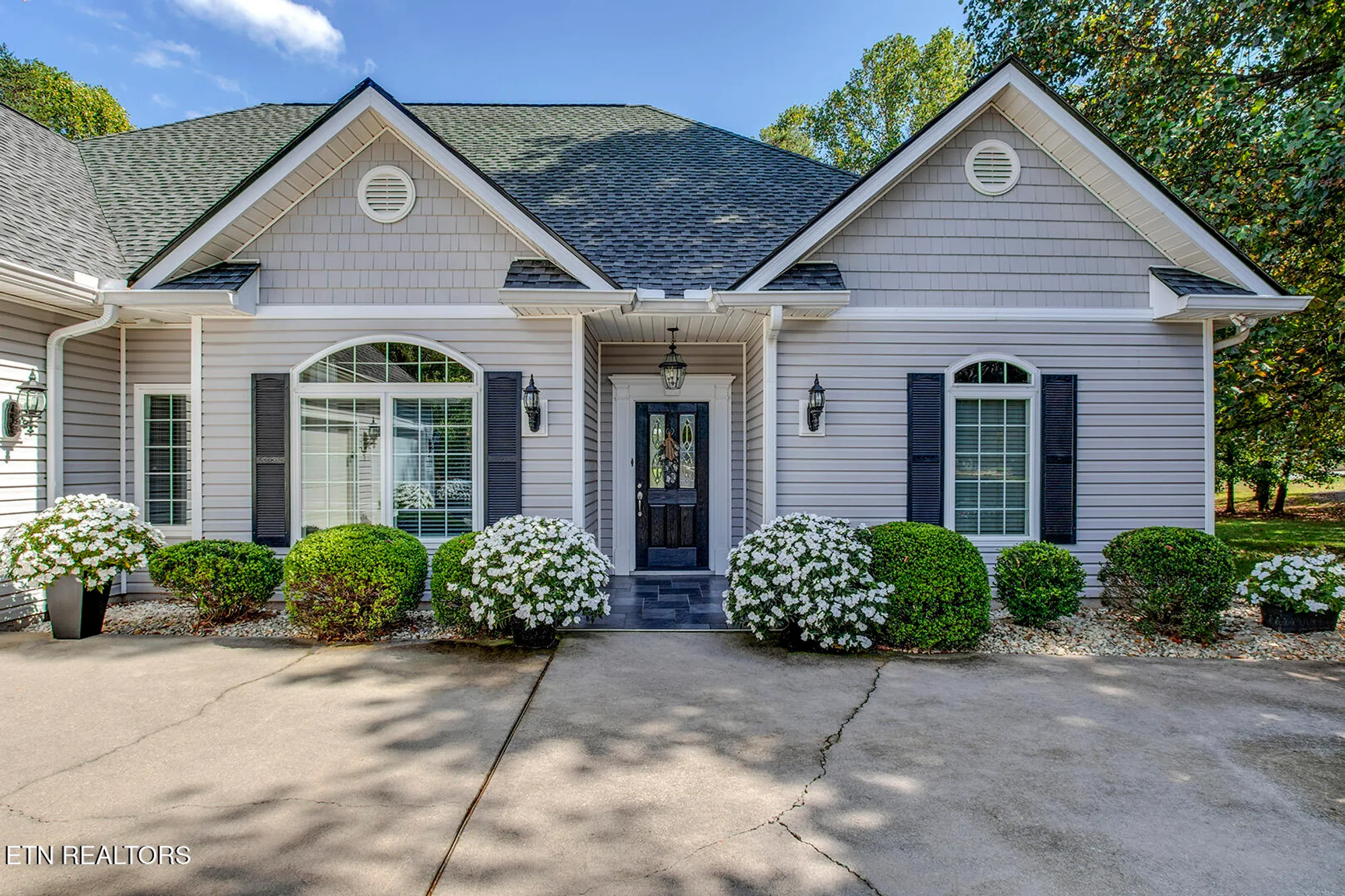 Property Slideshow image 5 of 58 | 223 oligi cir, Loudon, TN, 37774