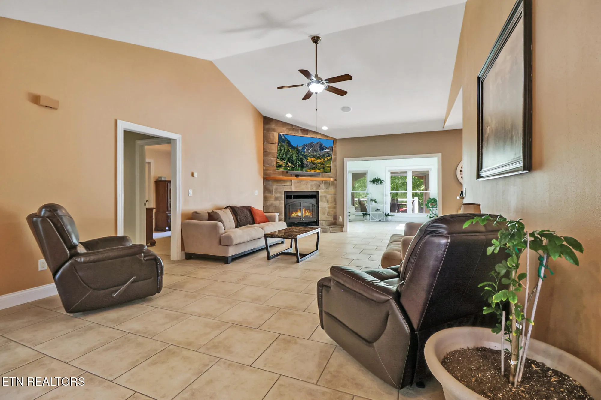 Property Slideshow image 18 of 58 | 57 inwood ter, Crossville, TN, 38558