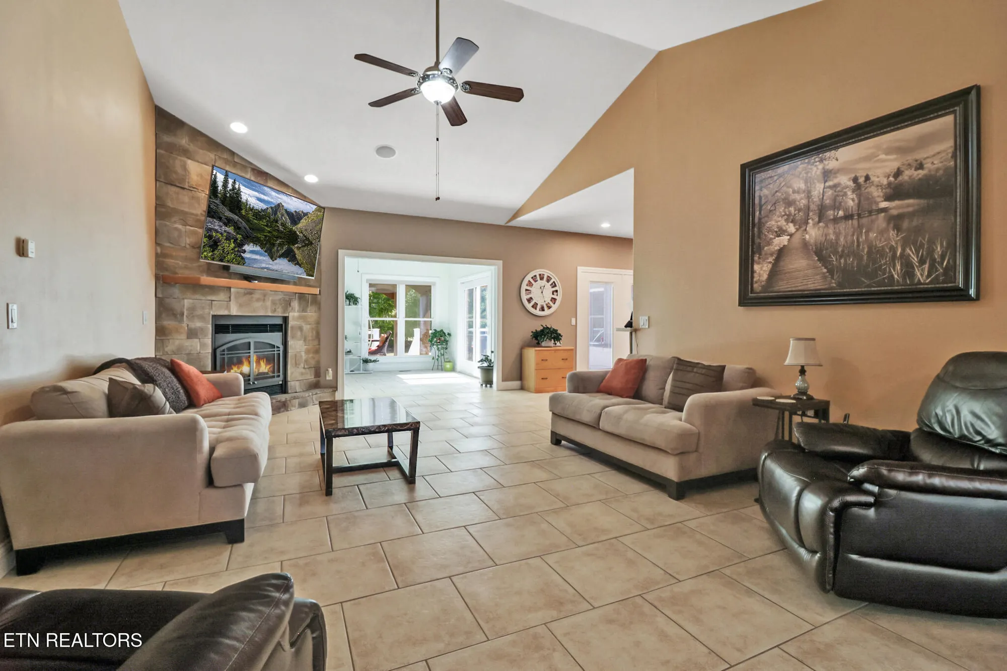 Property Slideshow image 19 of 58 | 57 inwood ter, Crossville, TN, 38558