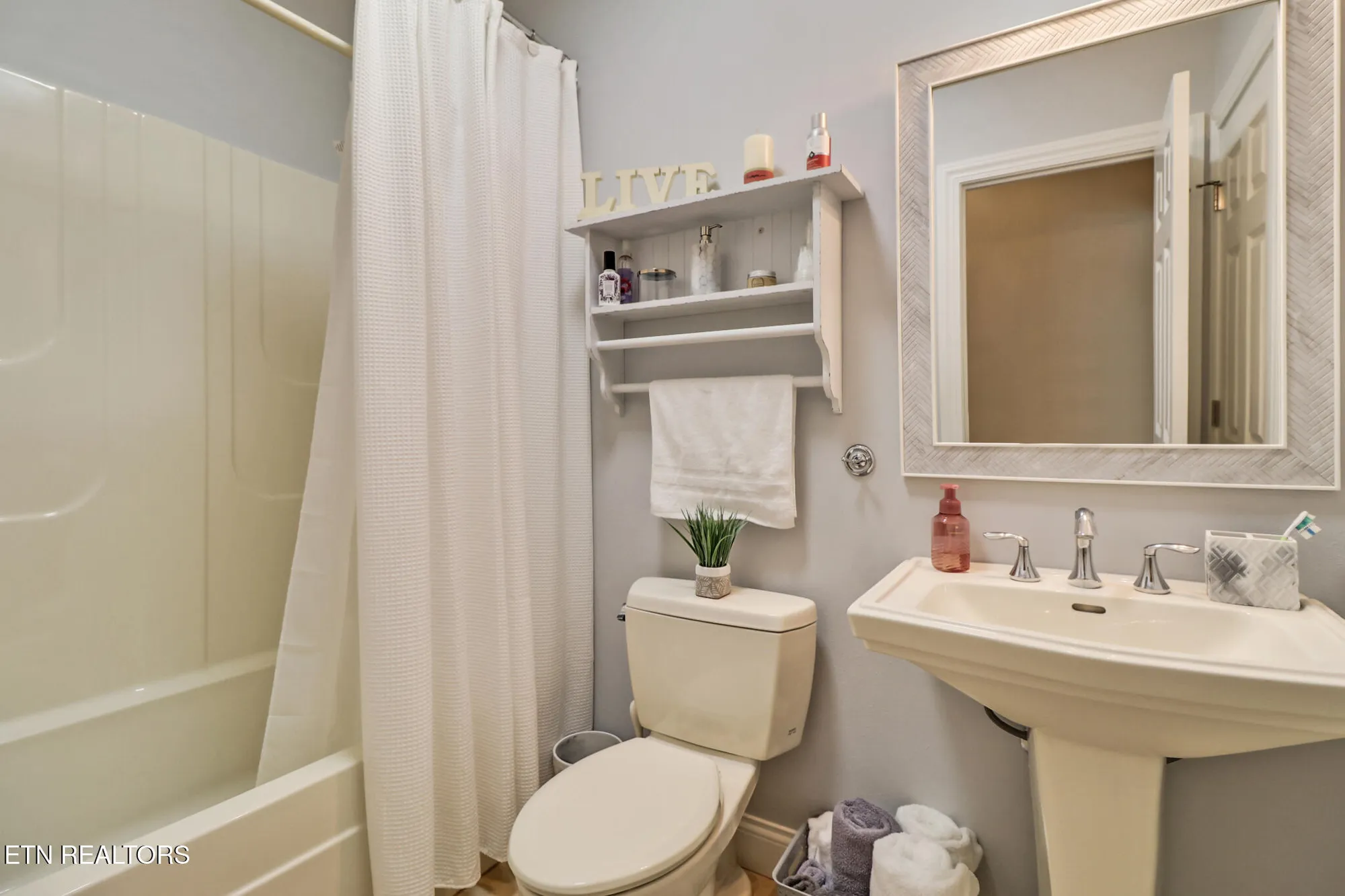 Property Slideshow image 31 of 58 | 57 inwood ter, Crossville, TN, 38558