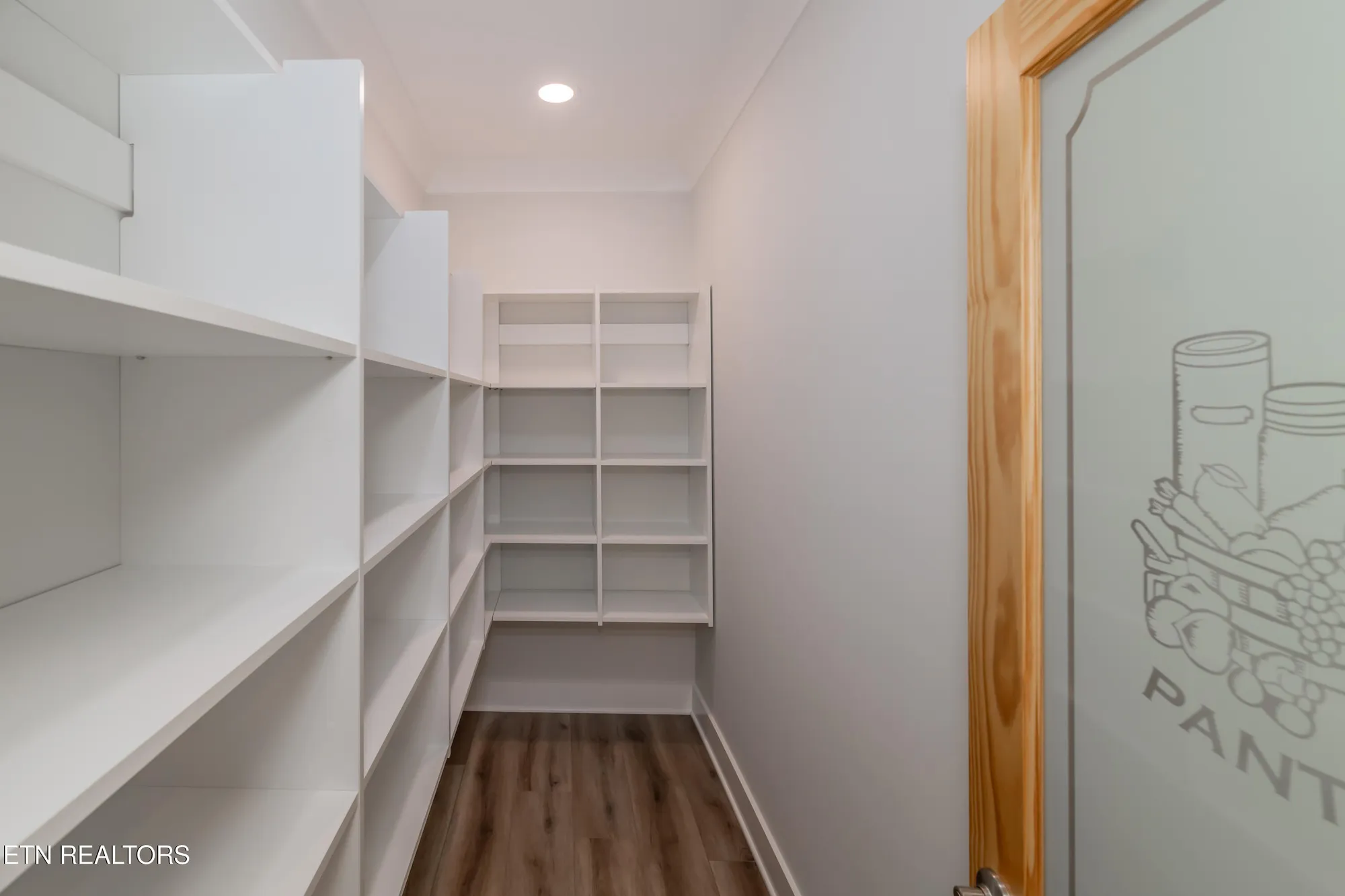 Property Slideshow image 13 of 53 | 147 kawga way, Loudon, TN, 37774