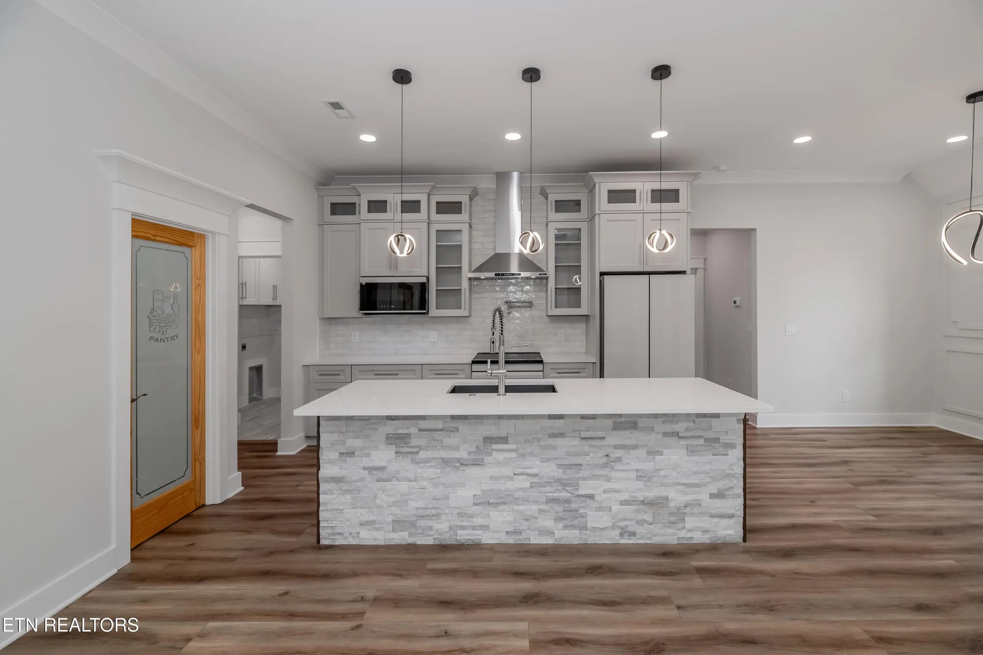 Property Slideshow image 14 of 53 | 147 kawga way, Loudon, TN, 37774