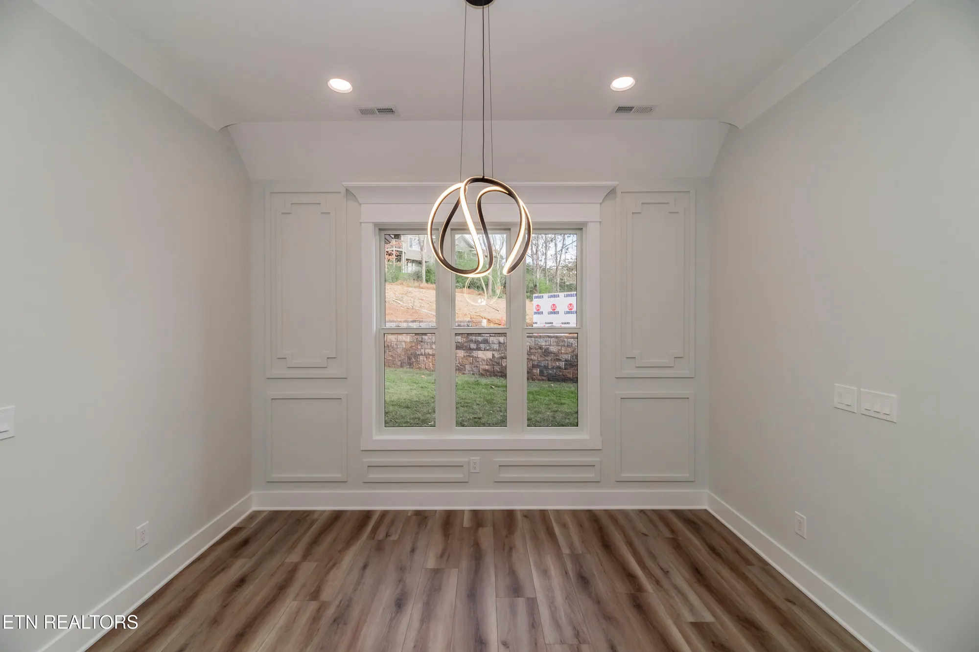 Property Slideshow image 20 of 53 | 147 kawga way, Loudon, TN, 37774