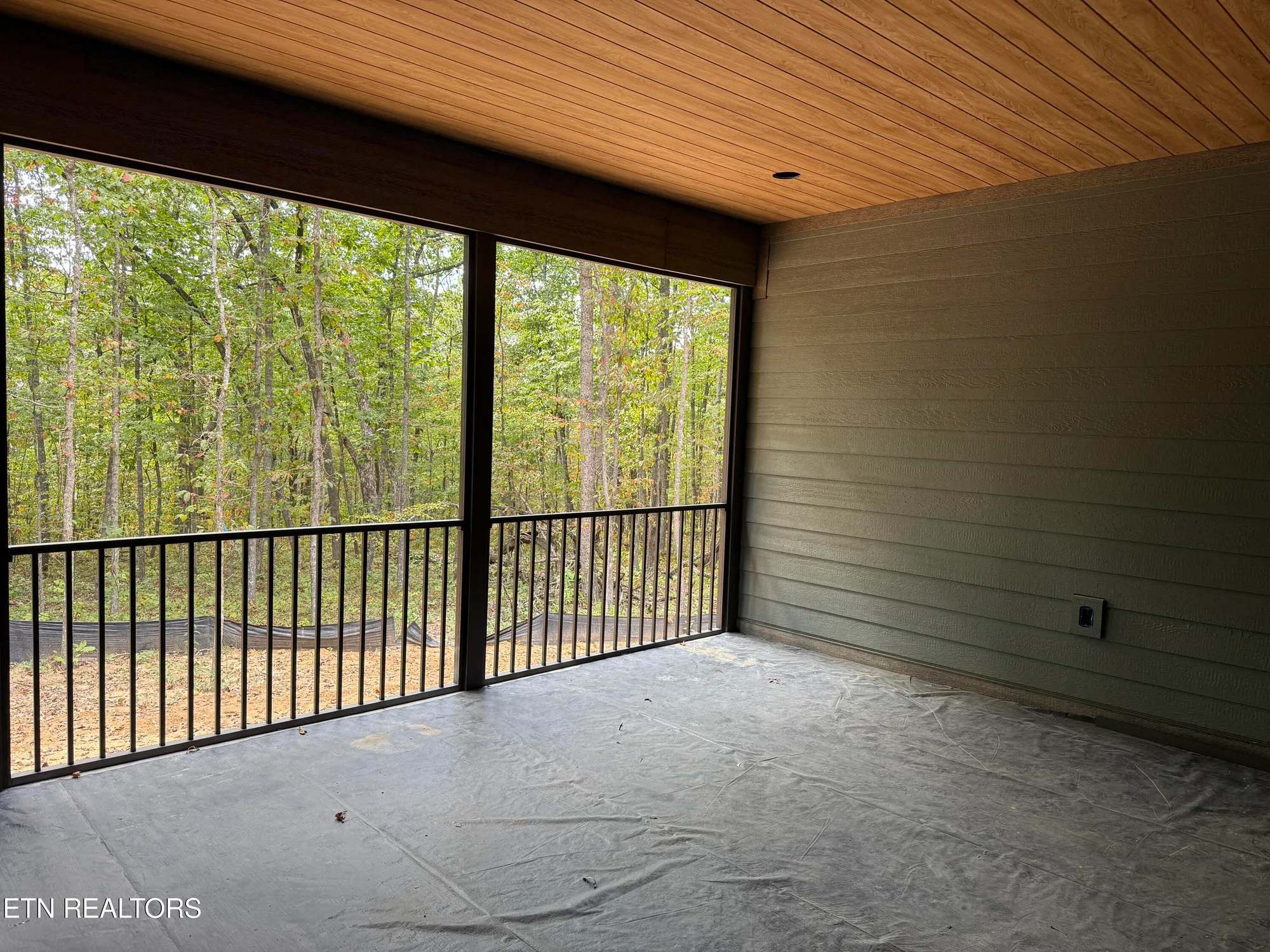 Property Slideshow image 7 of 9 | 198 albemarle ln, Crossville, TN, 38558