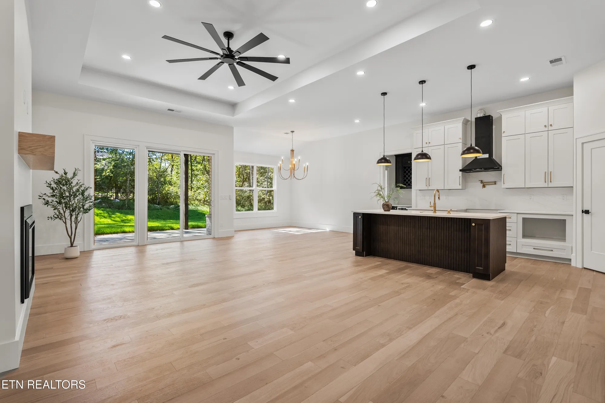 Property Slideshow image 7 of 45 | 117 inagehi way, Loudon, TN, 37774