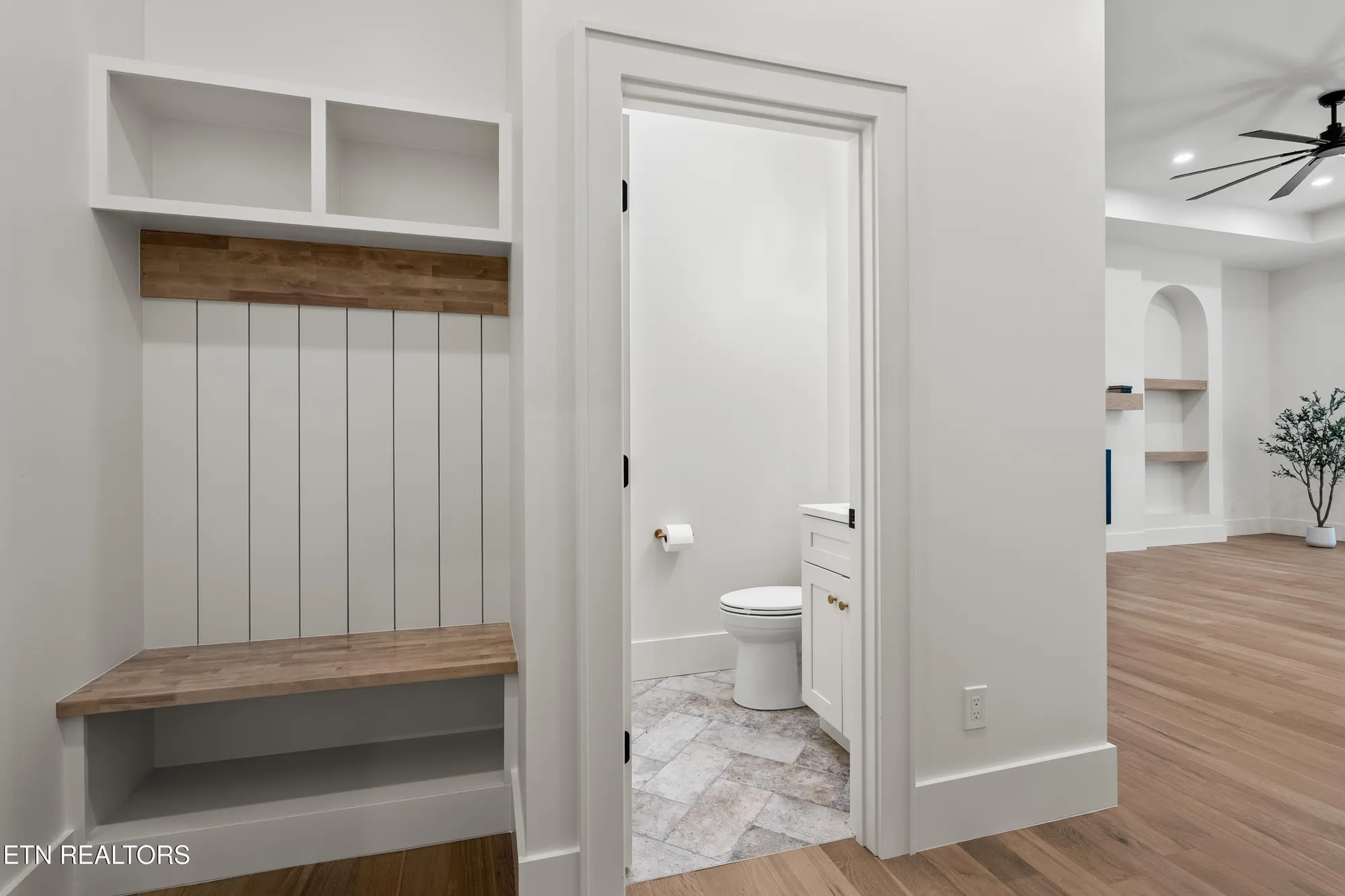 Property Slideshow image 34 of 45 | 117 inagehi way, Loudon, TN, 37774