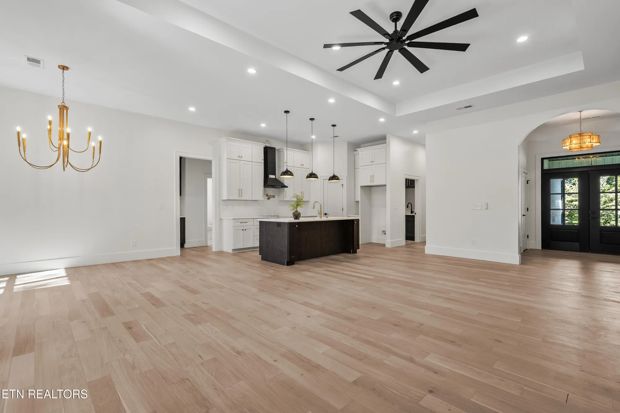 Property Slideshow image 9 of 45 | 117 inagehi way, Loudon, TN, 37774