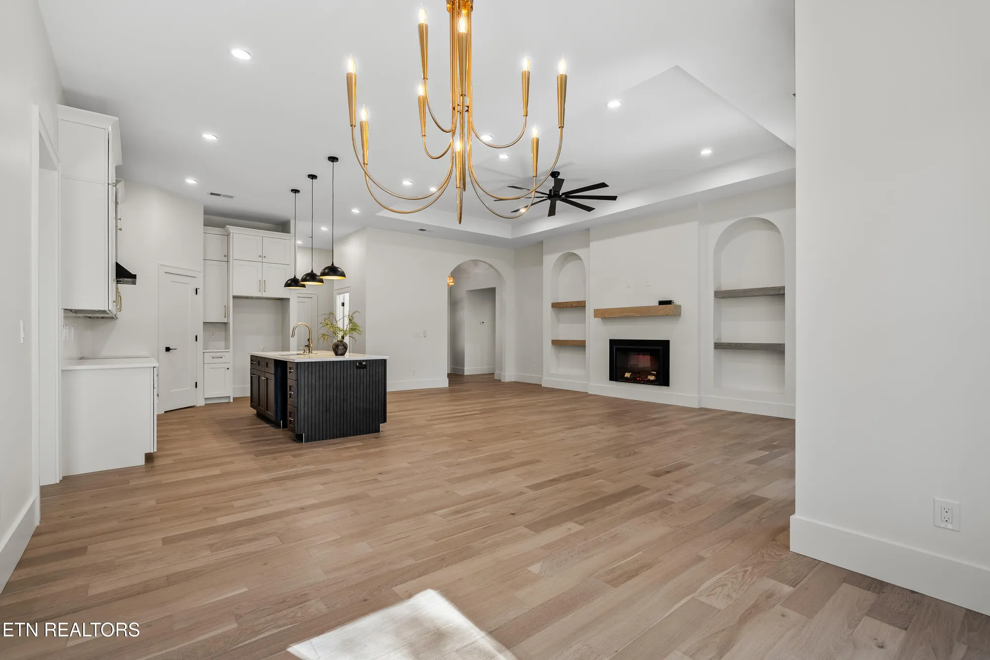 Property Slideshow image 16 of 45 | 117 inagehi way, Loudon, TN, 37774