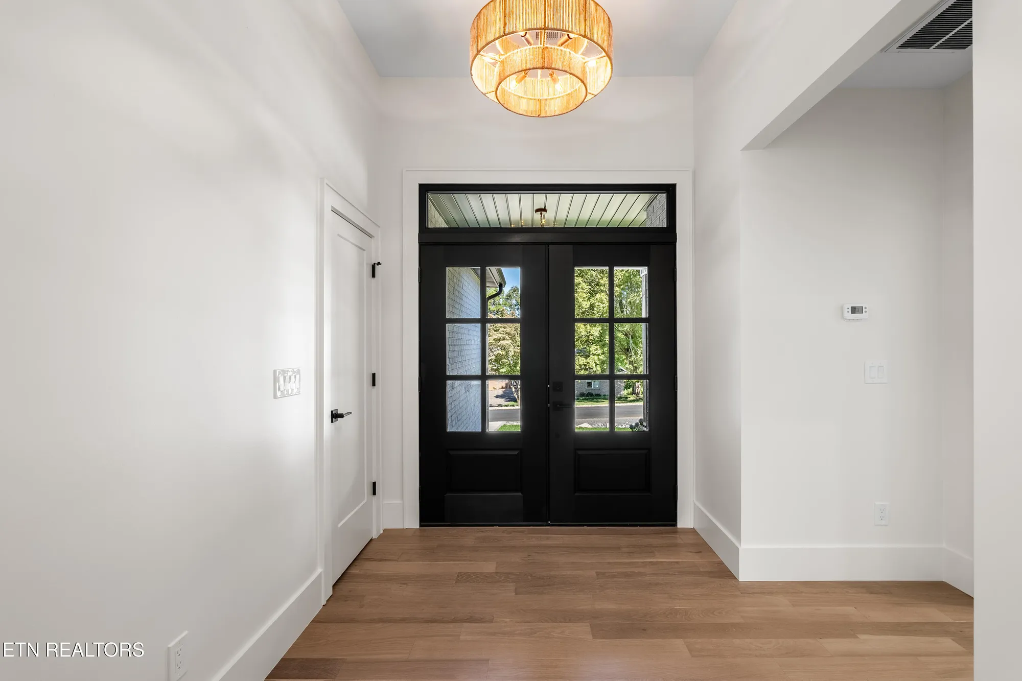 Property Slideshow image 5 of 45 | 117 inagehi way, Loudon, TN, 37774