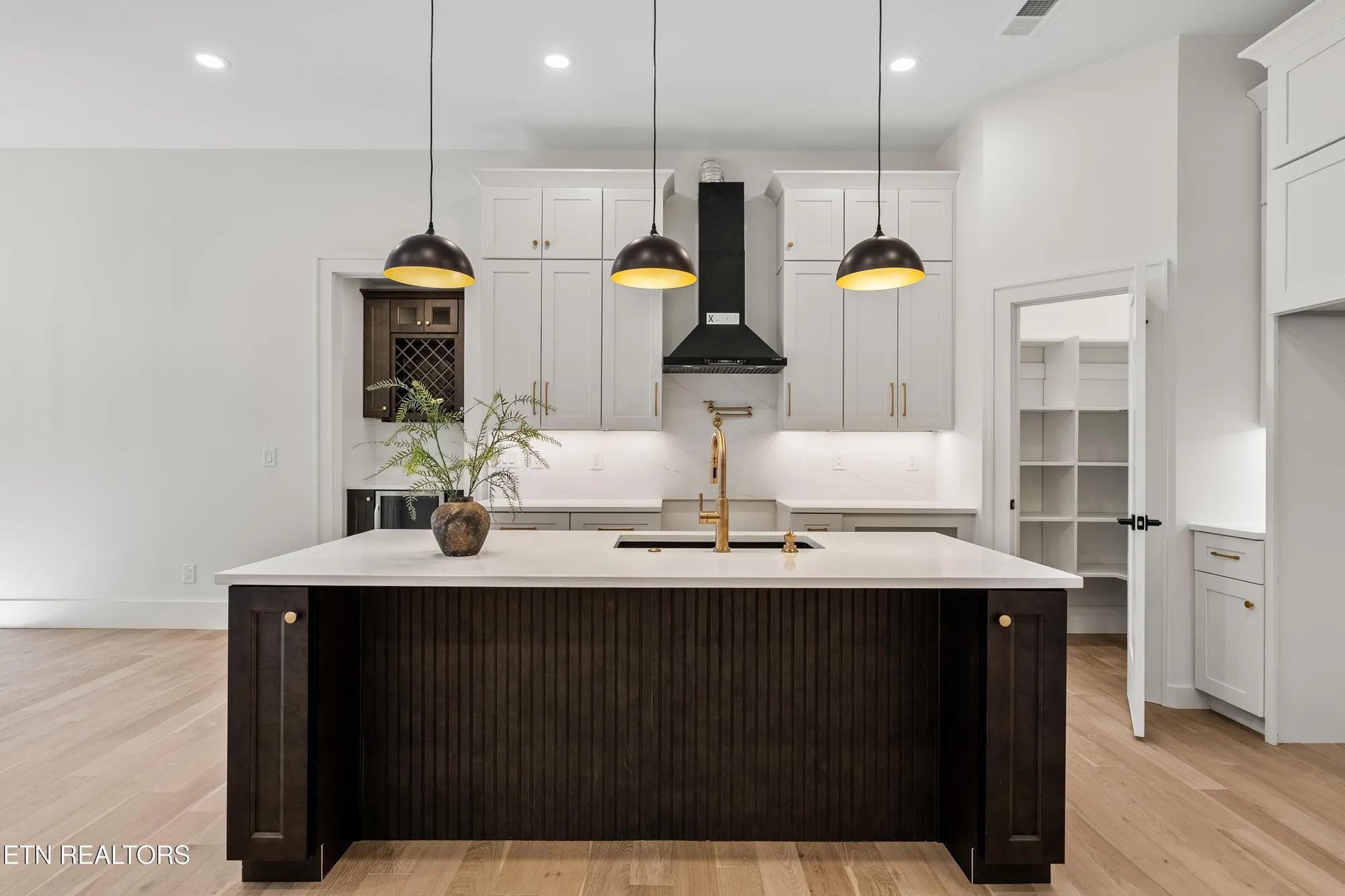 Property Slideshow image 12 of 45 | 117 inagehi way, Loudon, TN, 37774