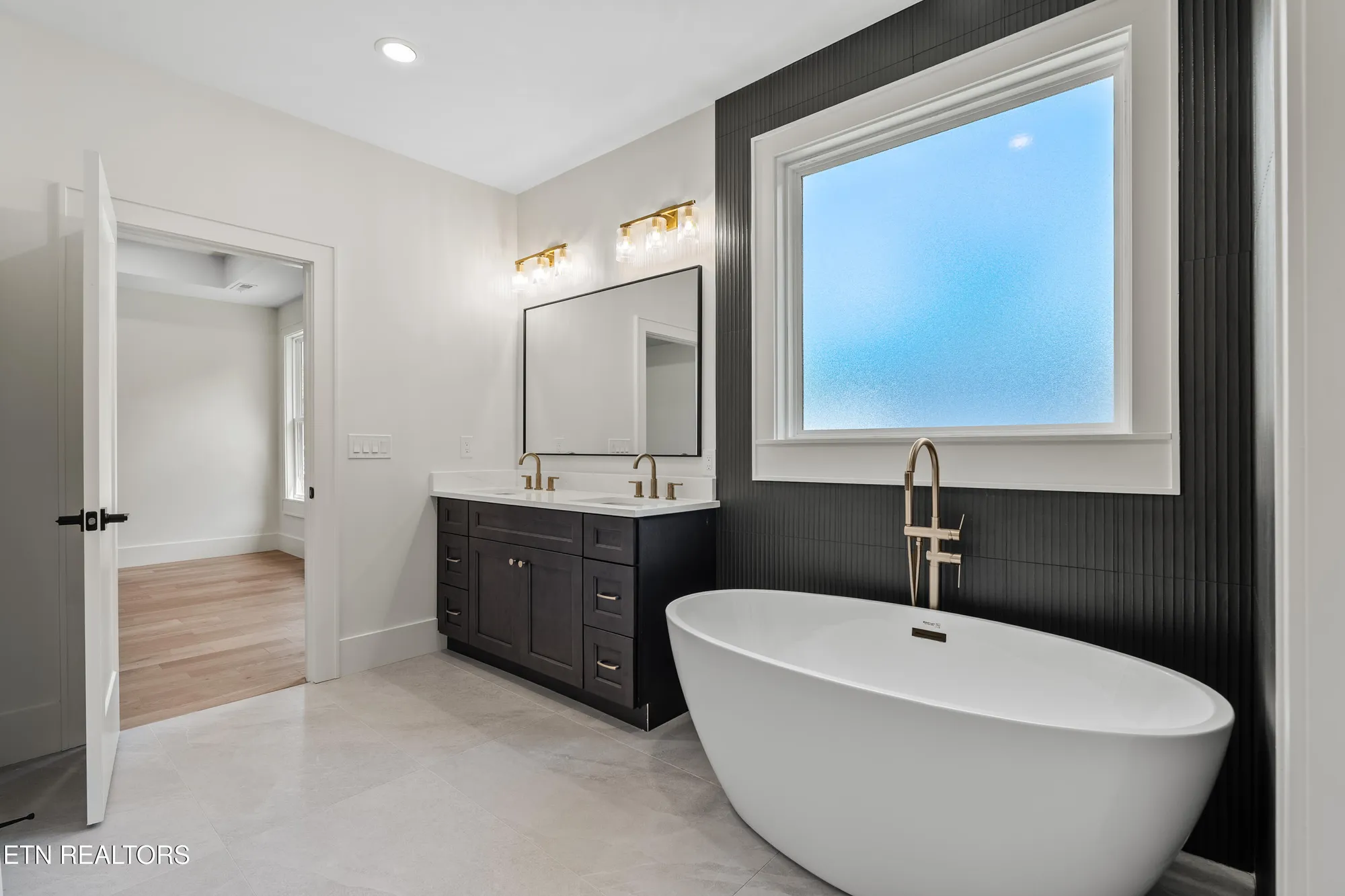 Property Slideshow image 25 of 45 | 117 inagehi way, Loudon, TN, 37774