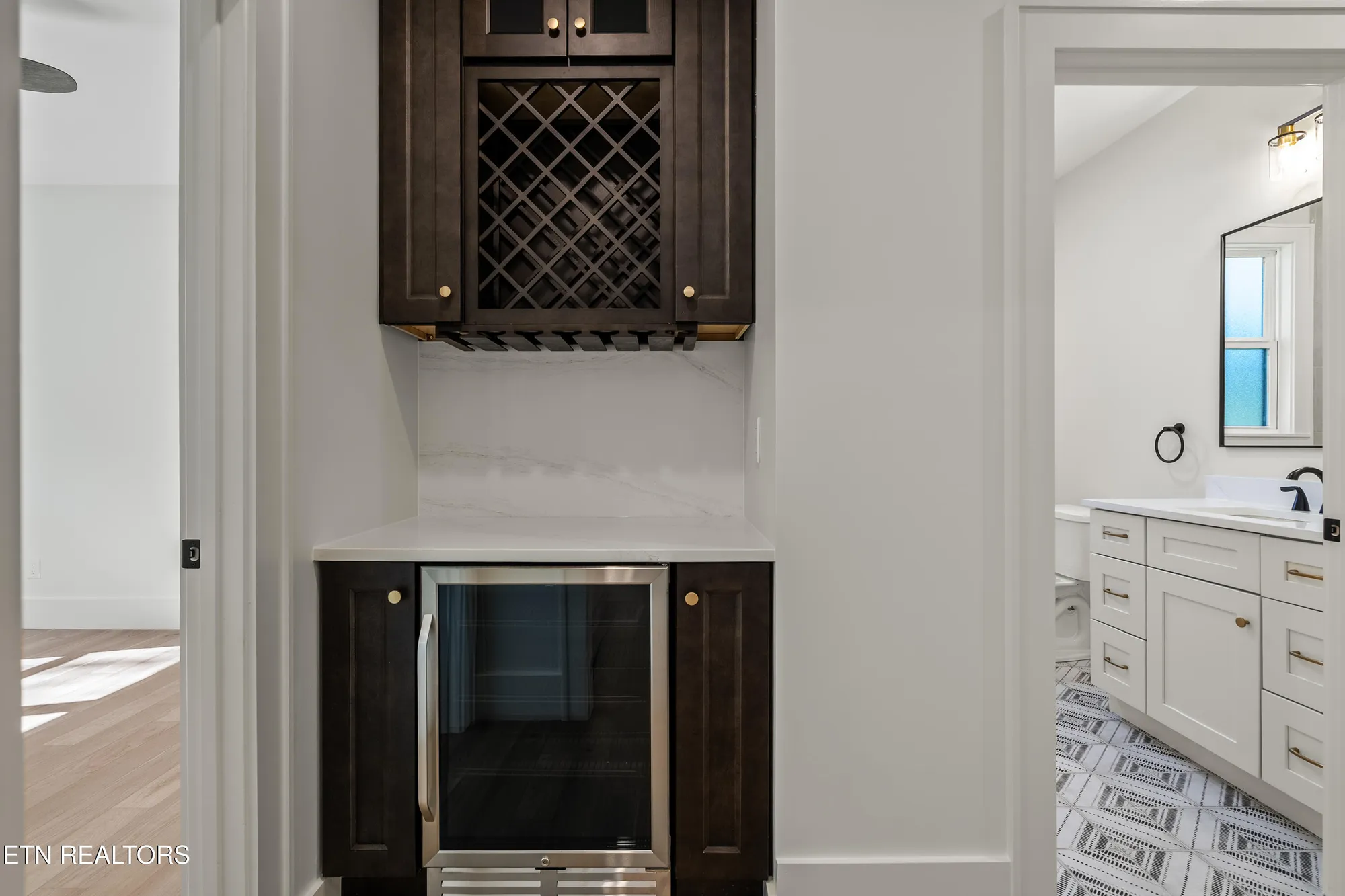 Property Slideshow image 14 of 45 | 117 inagehi way, Loudon, TN, 37774