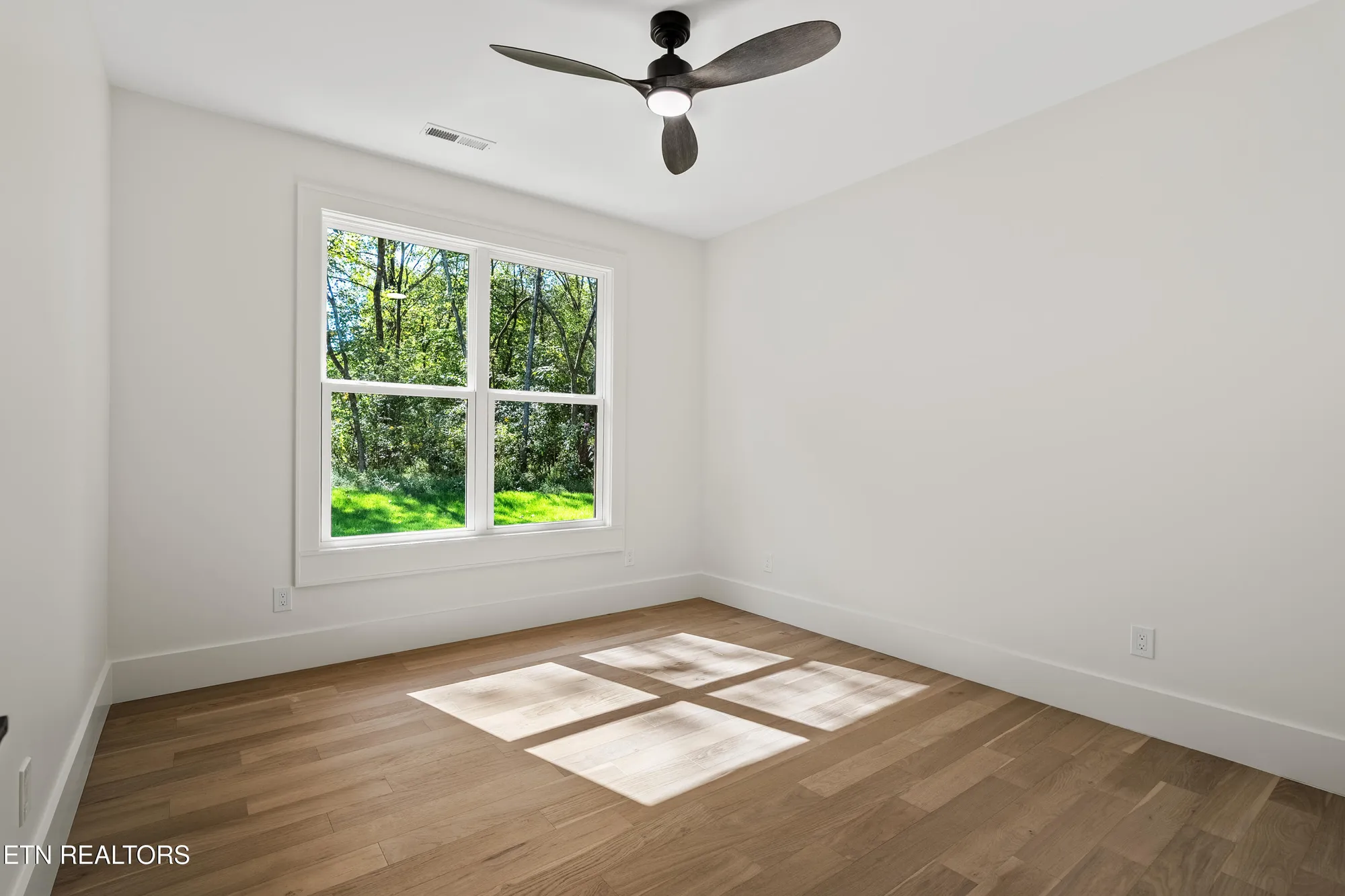 Property Slideshow image 28 of 45 | 117 inagehi way, Loudon, TN, 37774