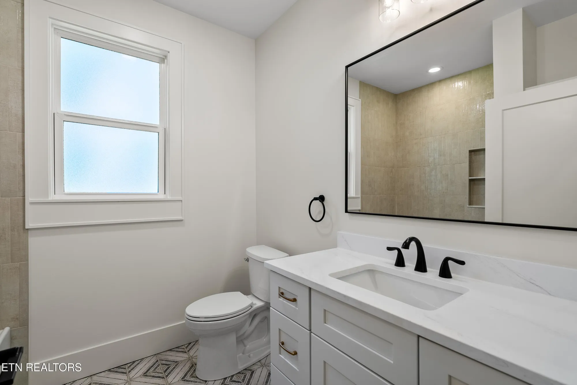 Property Slideshow image 30 of 45 | 117 inagehi way, Loudon, TN, 37774