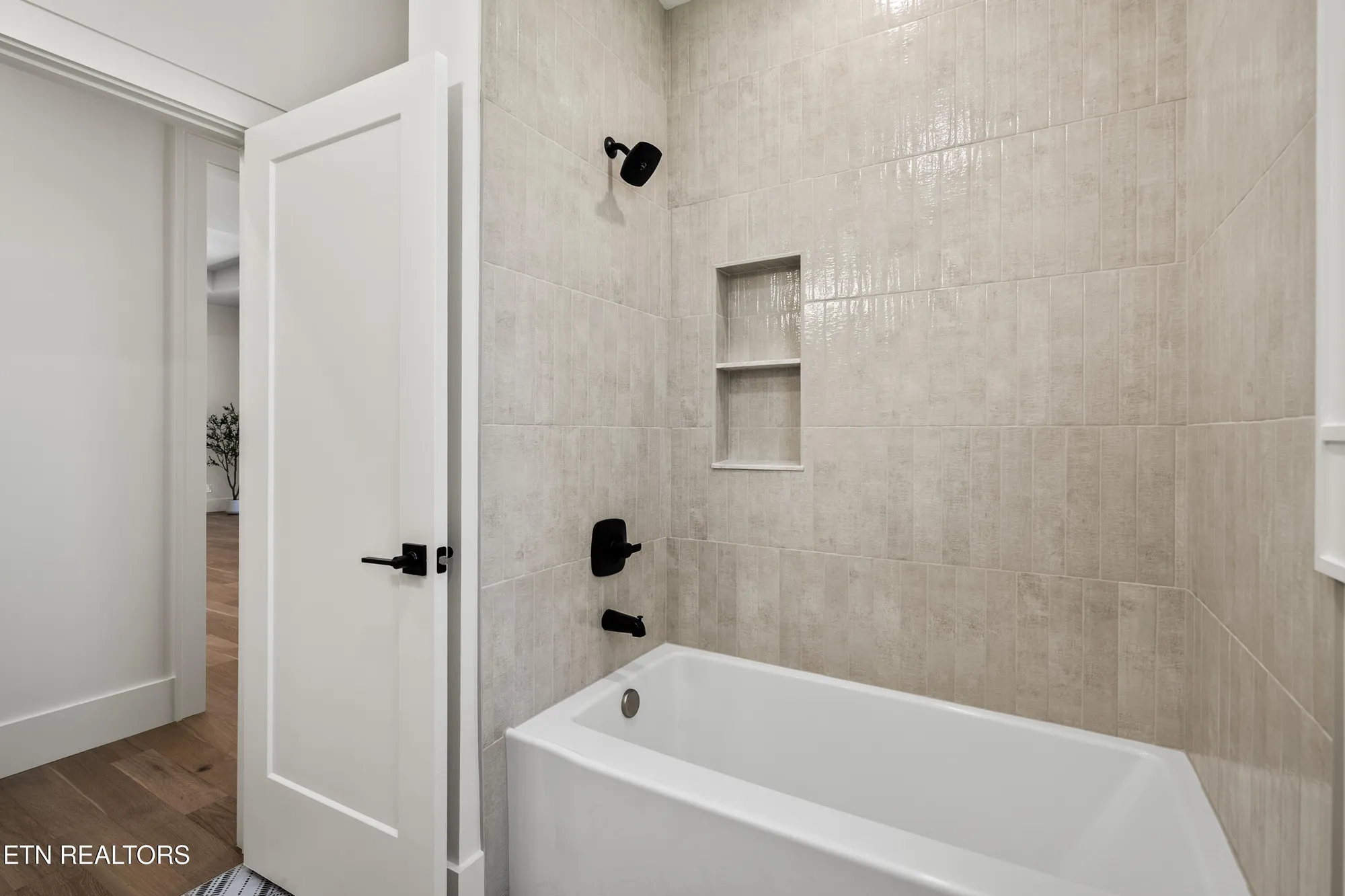 Property Slideshow image 31 of 45 | 117 inagehi way, Loudon, TN, 37774