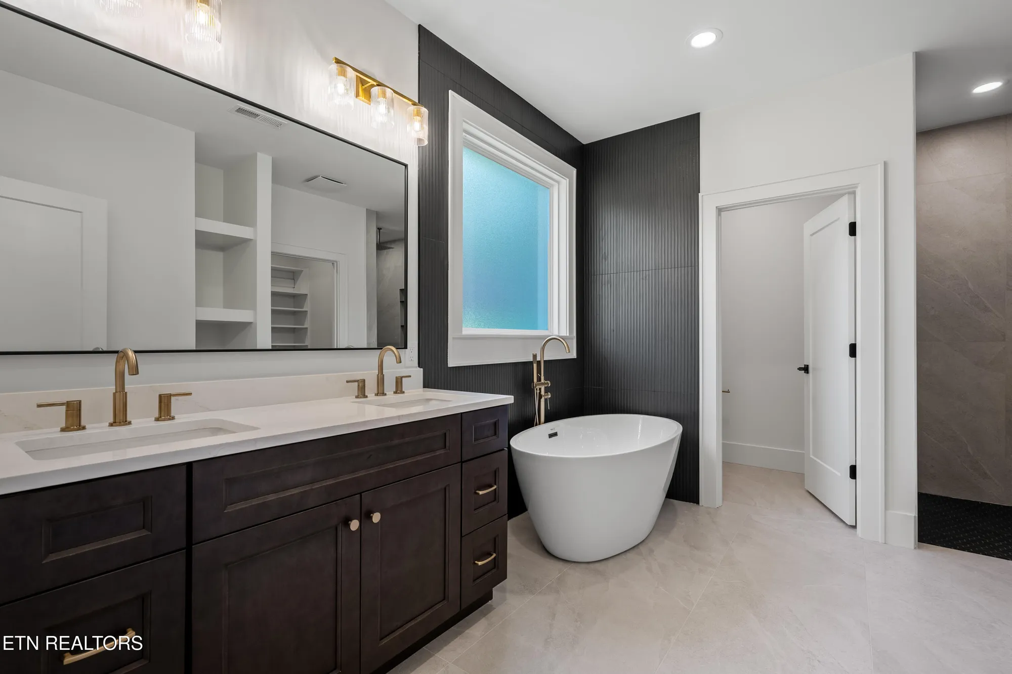 Property Slideshow image 22 of 45 | 117 inagehi way, Loudon, TN, 37774