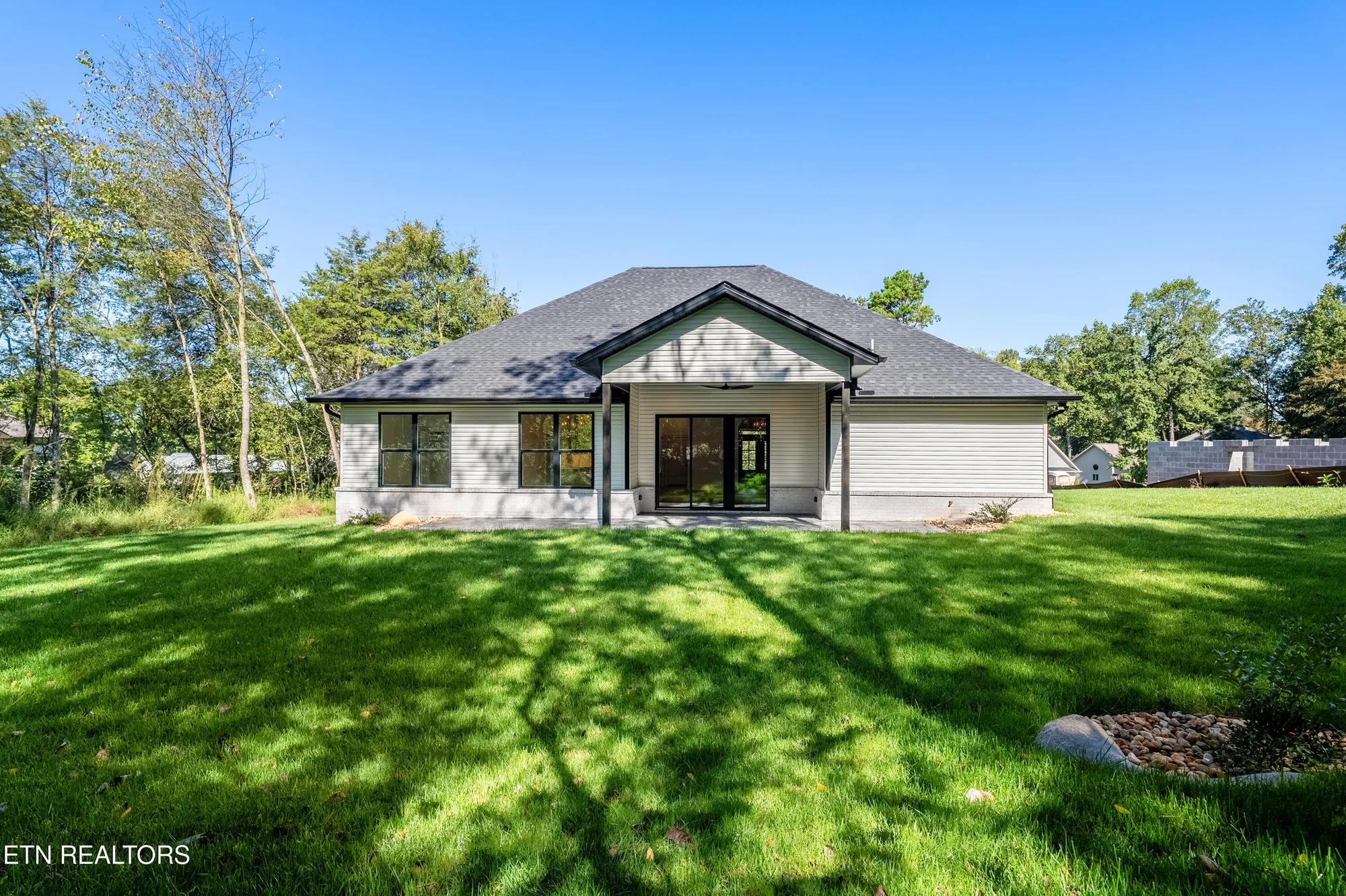 Property Slideshow image 38 of 45 | 117 inagehi way, Loudon, TN, 37774