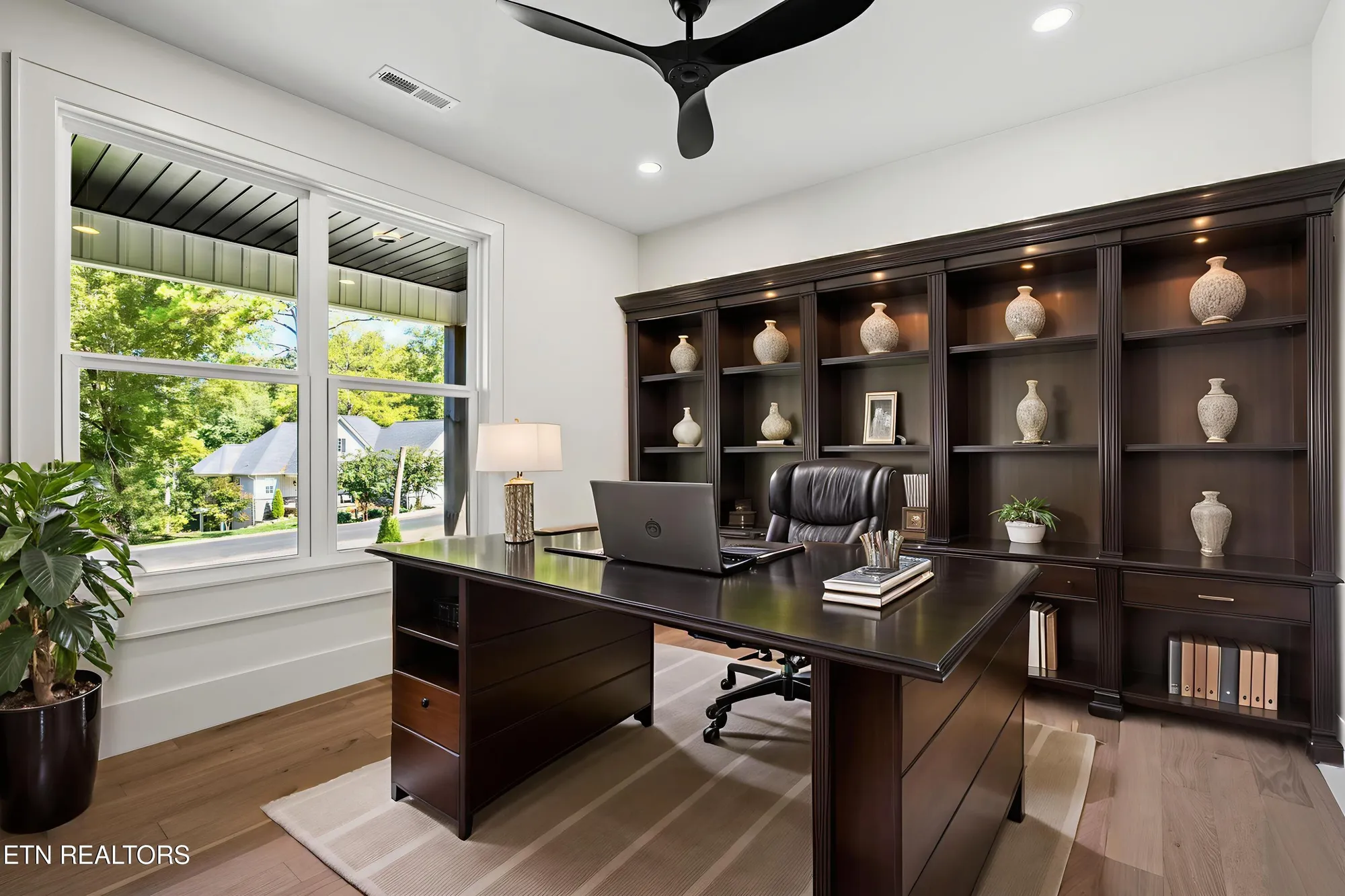 Property Slideshow image 17 of 45 | 117 inagehi way, Loudon, TN, 37774