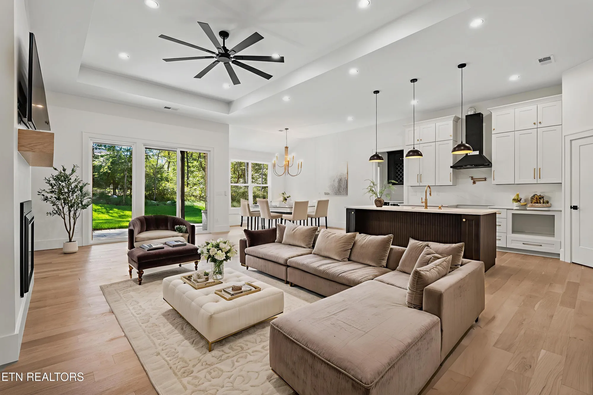 Property Slideshow image 6 of 45 | 117 inagehi way, Loudon, TN, 37774