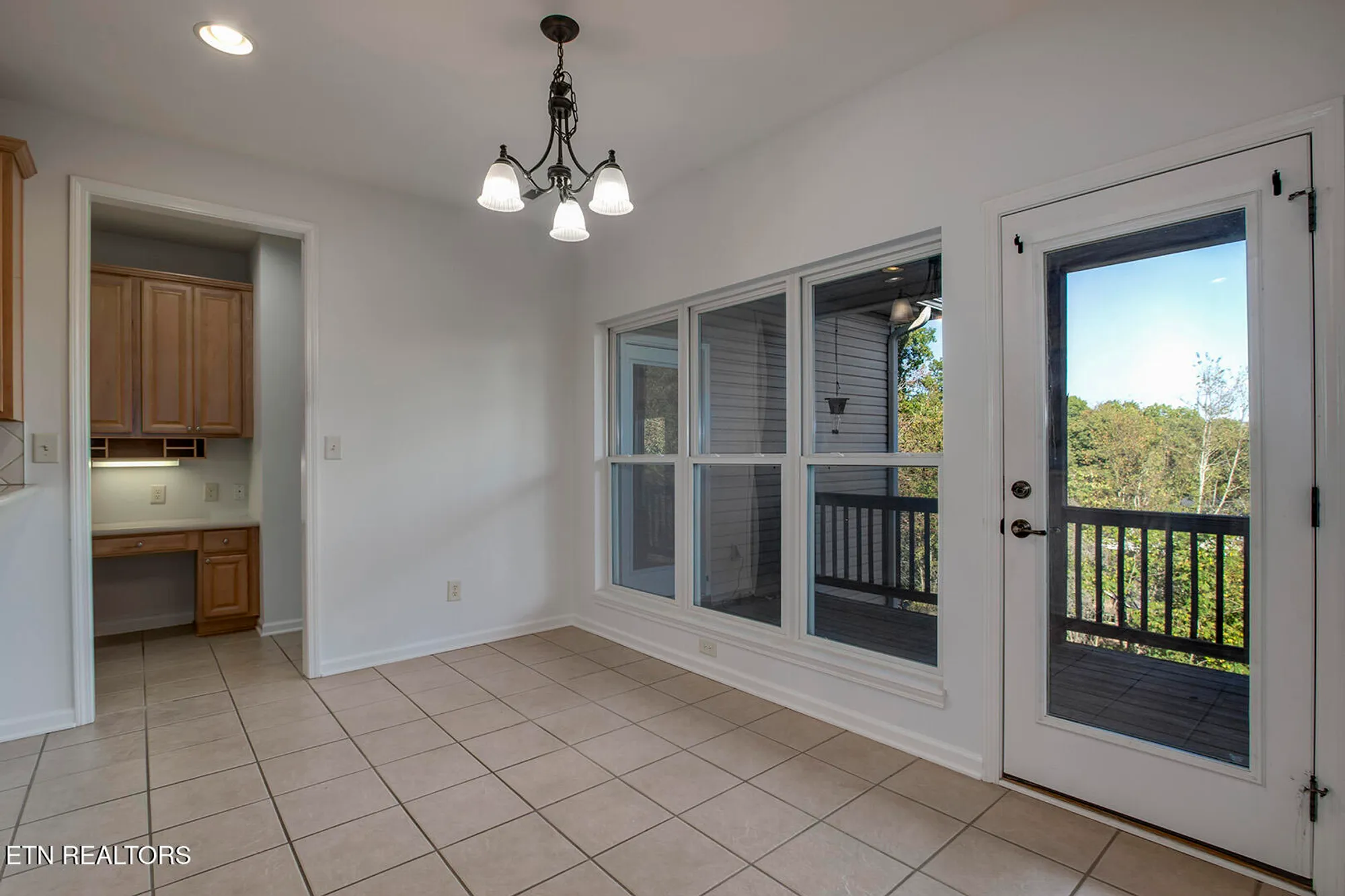 Property Slideshow image 7 of 37 | 143 chahyga way, Loudon, TN, 37774