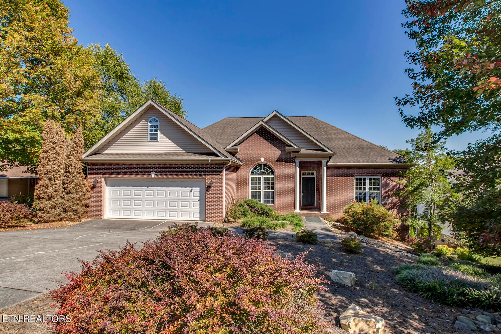 Property Slideshow image 1 of 37 | 143 chahyga way, Loudon, TN, 37774
