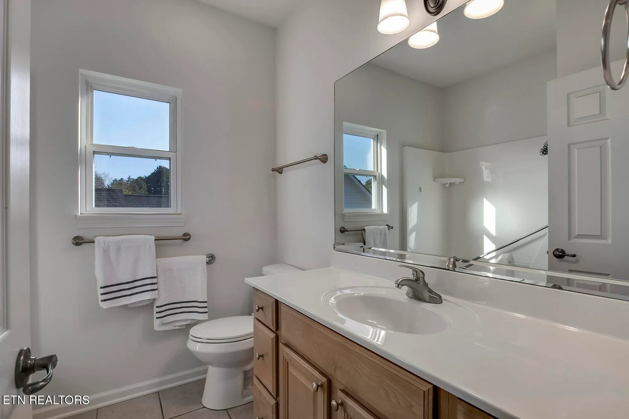 Property Slideshow image 17 of 37 | 143 chahyga way, Loudon, TN, 37774