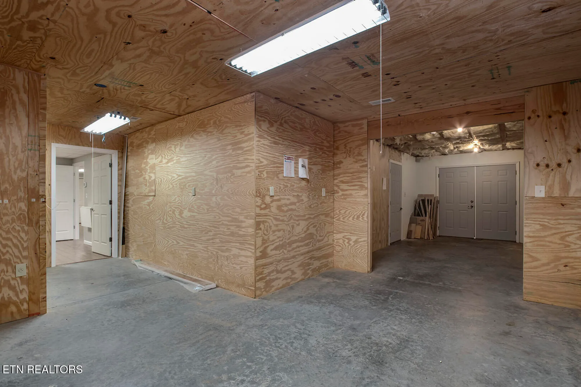 Property Slideshow image 28 of 37 | 143 chahyga way, Loudon, TN, 37774