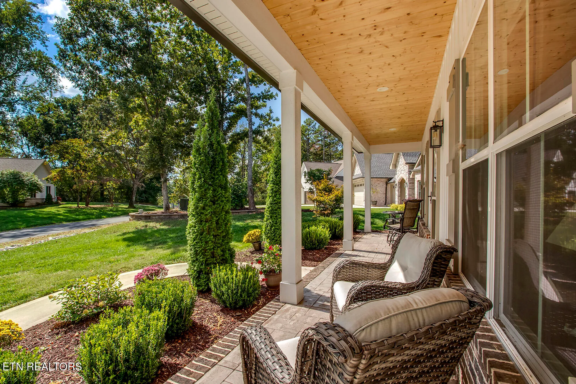 Property Slideshow image 8 of 59 | 202 choowa trce, Loudon, TN, 37774