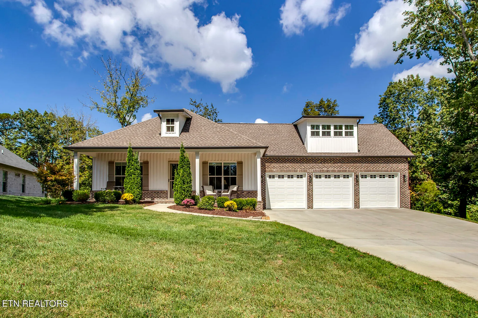 Property Slideshow image 1 of 59 | 202 choowa trce, Loudon, TN, 37774