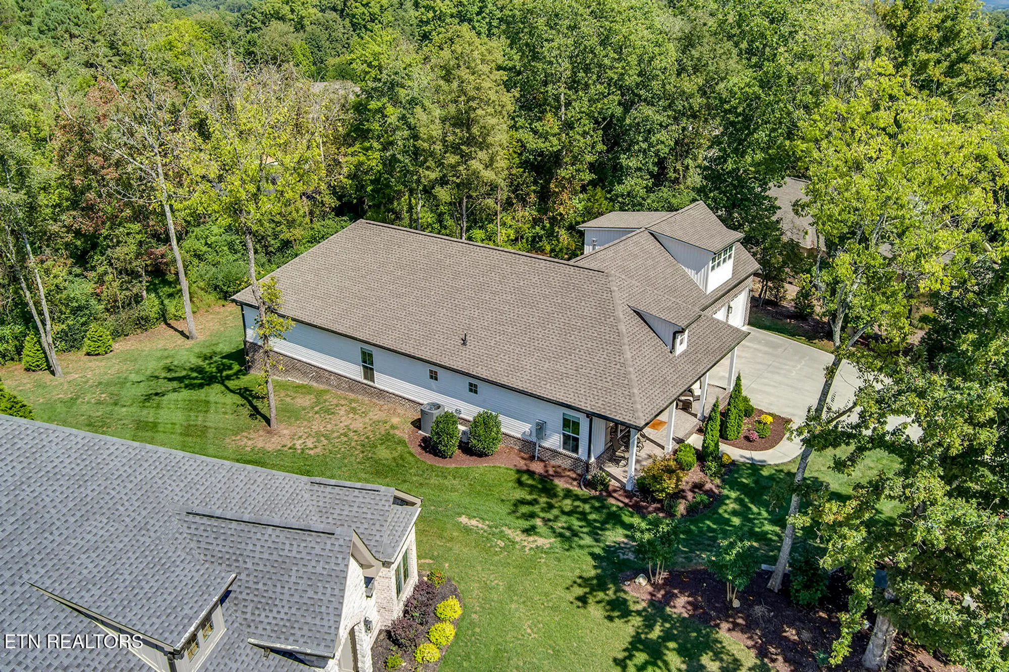 Property Slideshow image 4 of 59 | 202 choowa trce, Loudon, TN, 37774