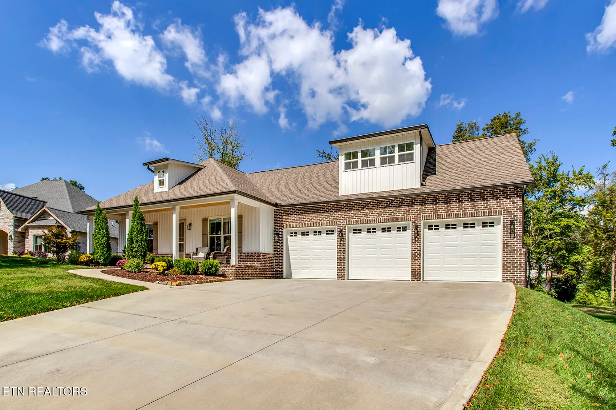 Property Slideshow image 5 of 59 | 202 choowa trce, Loudon, TN, 37774