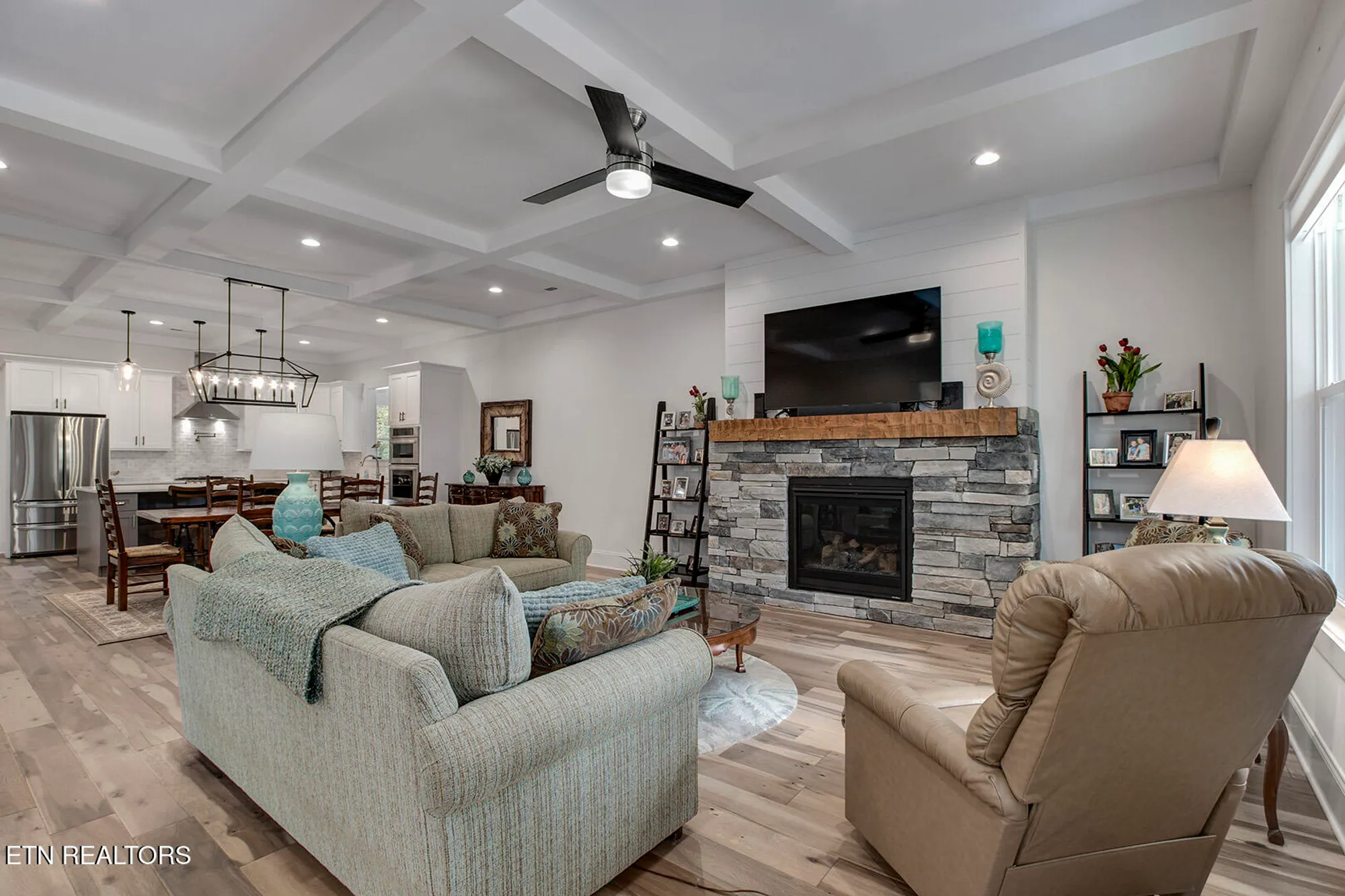 Property Slideshow image 14 of 59 | 202 choowa trce, Loudon, TN, 37774