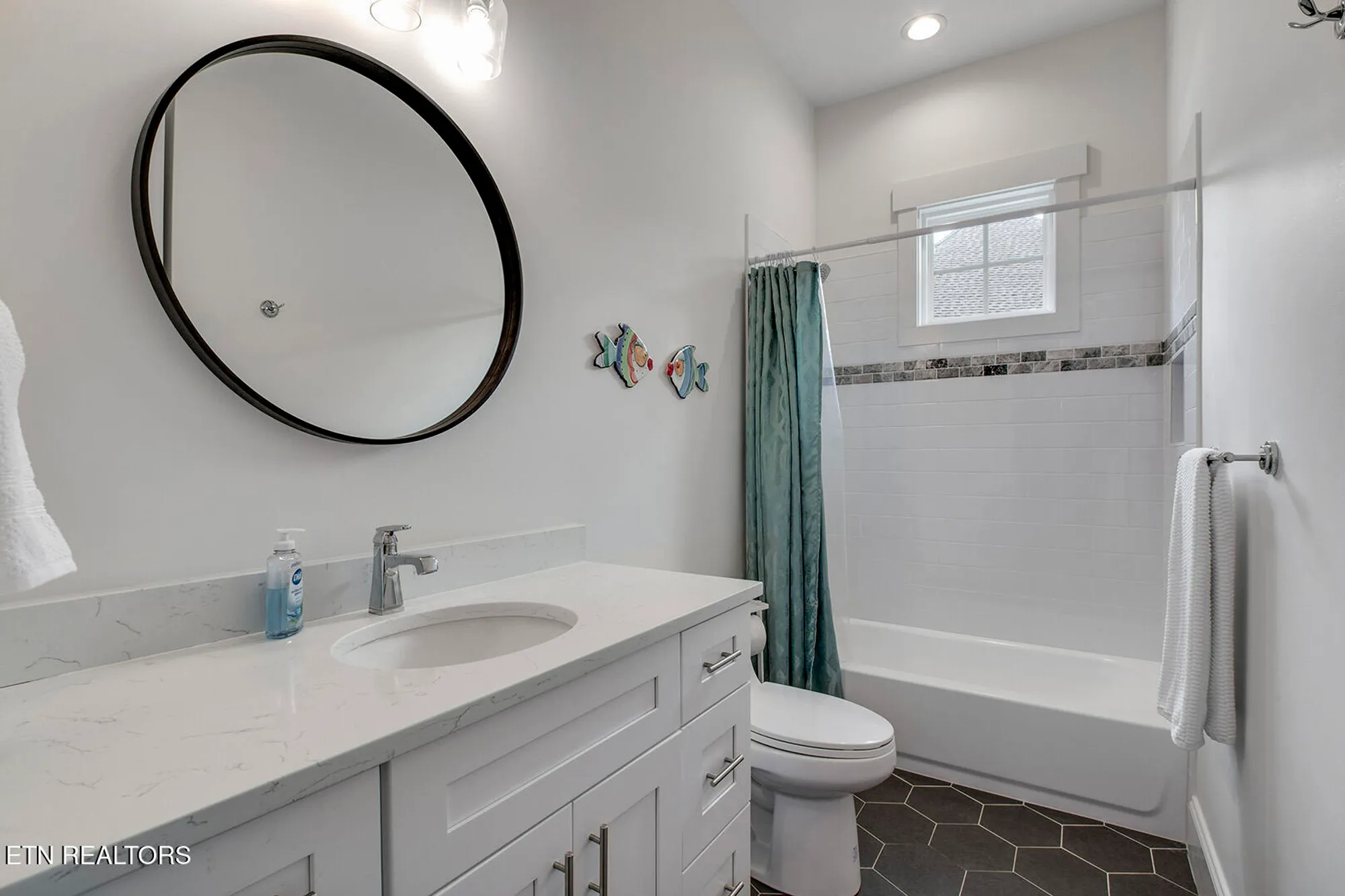 Property Slideshow image 26 of 59 | 202 choowa trce, Loudon, TN, 37774