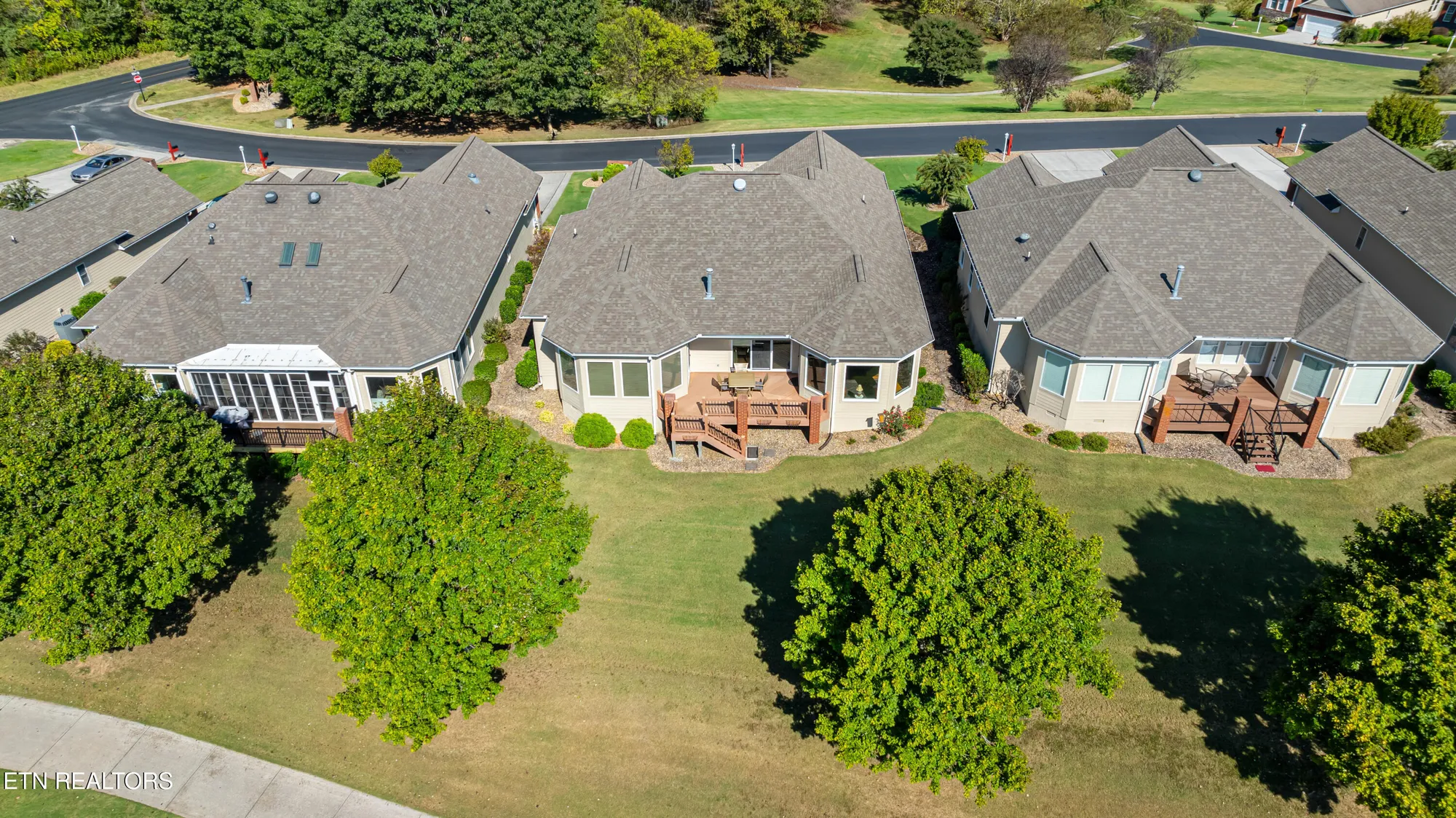 Property Slideshow image 16 of 39 | 106 canaly ln, Loudon, TN, 37774