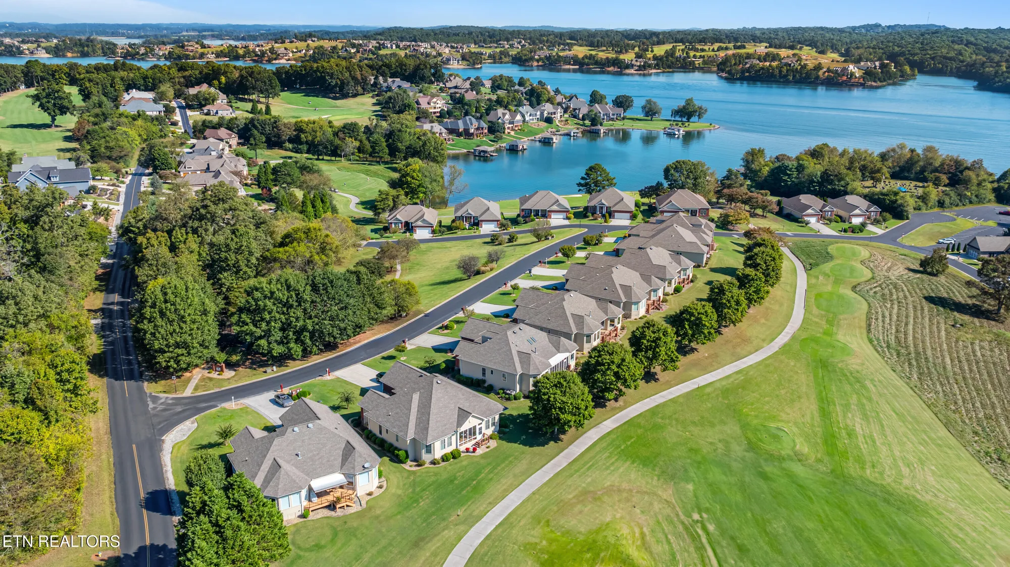 Property Slideshow image 15 of 39 | 106 canaly ln, Loudon, TN, 37774