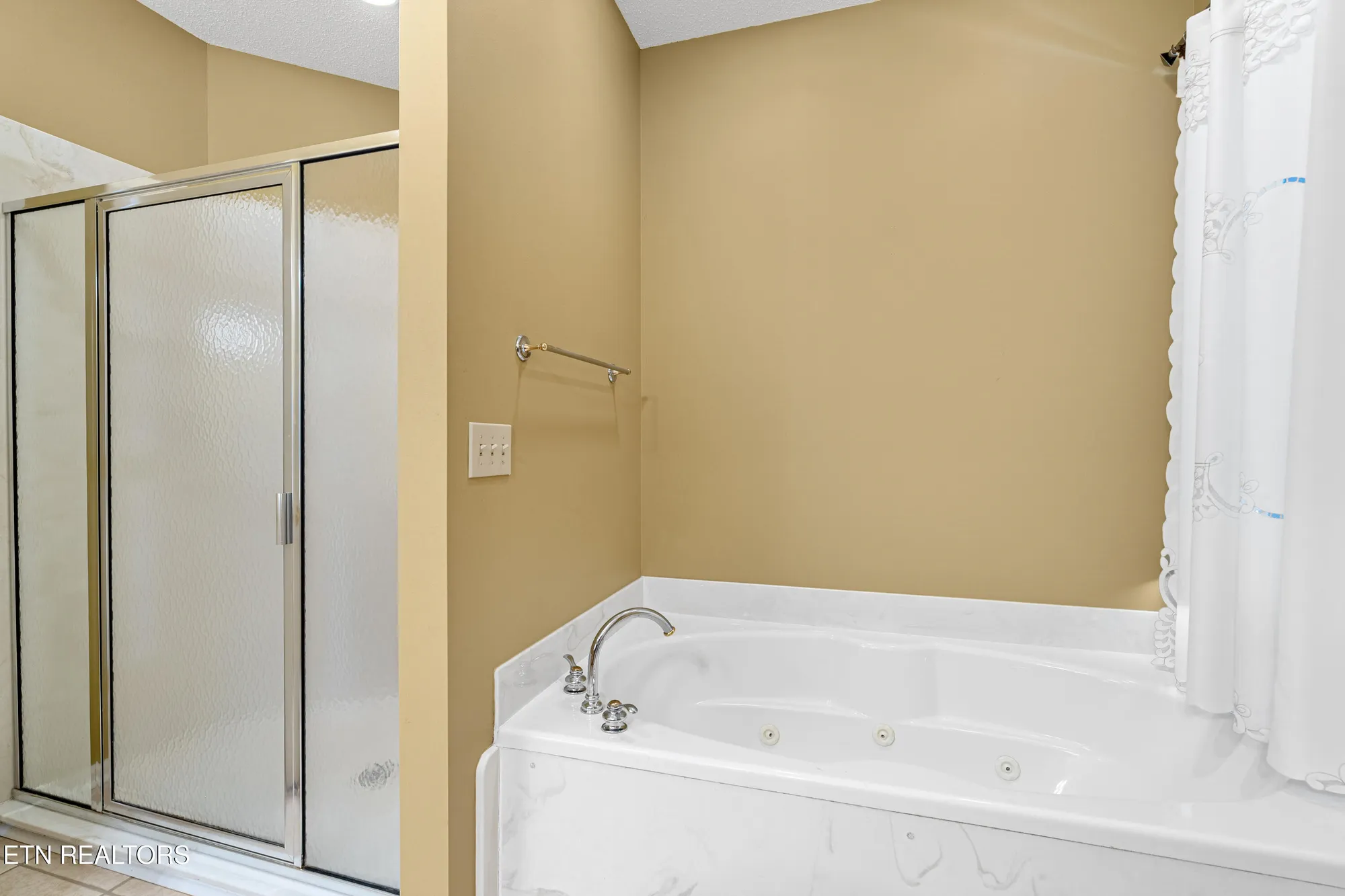 Property Slideshow image 34 of 39 | 106 canaly ln, Loudon, TN, 37774