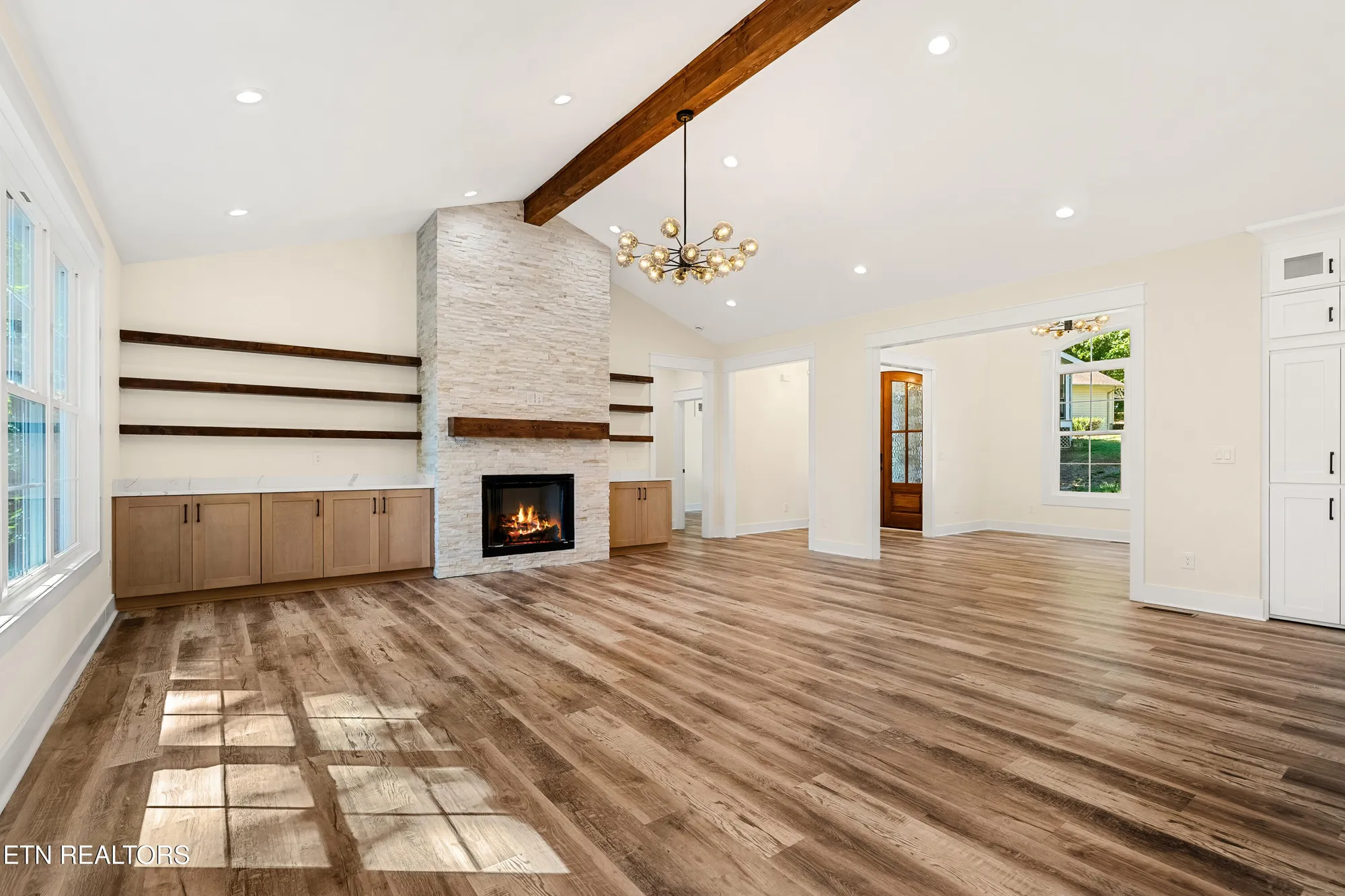 Property Slideshow image 10 of 39 | 207 inata trce, Loudon, TN, 37774