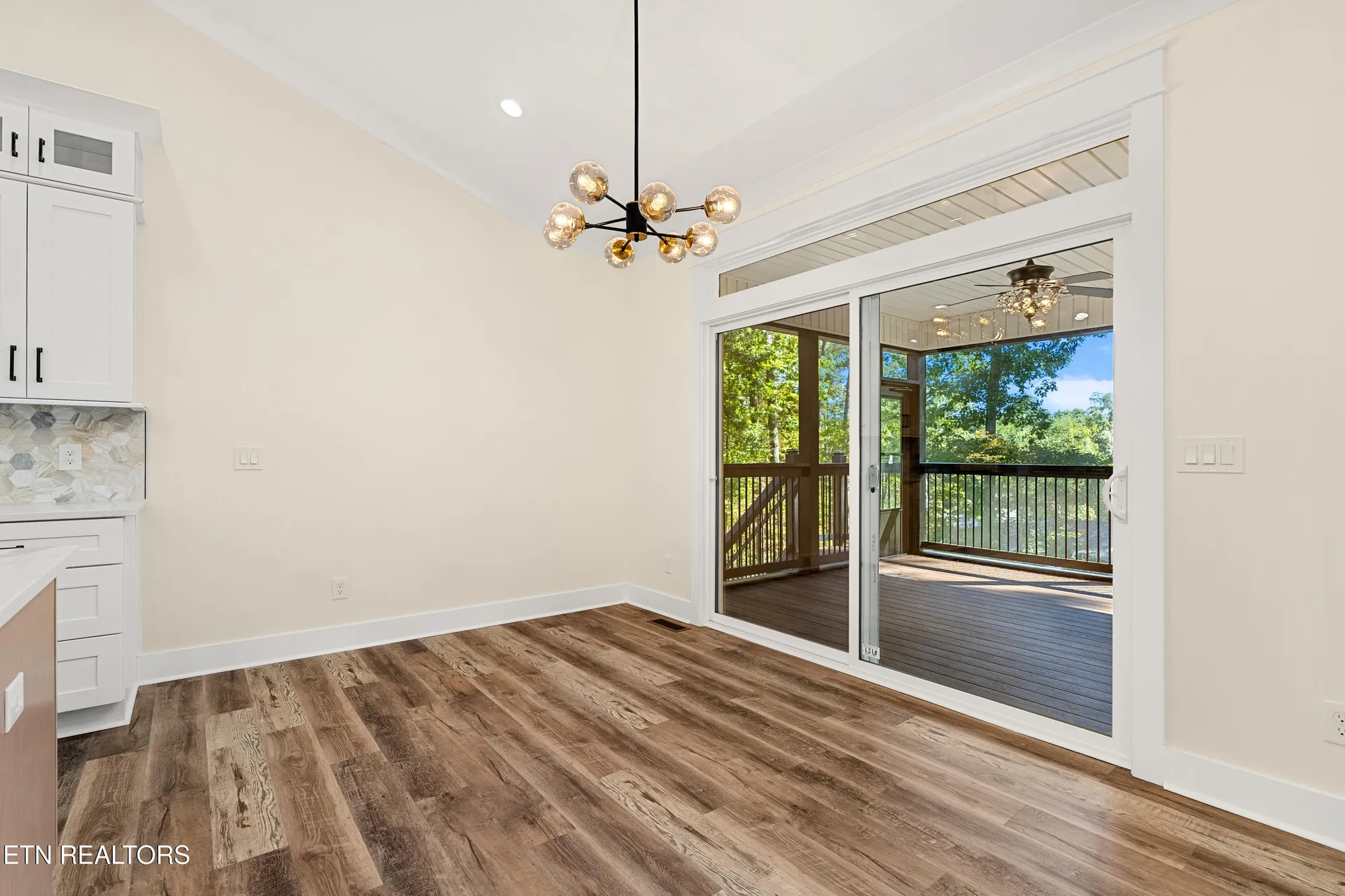 Property Slideshow image 18 of 39 | 207 inata trce, Loudon, TN, 37774