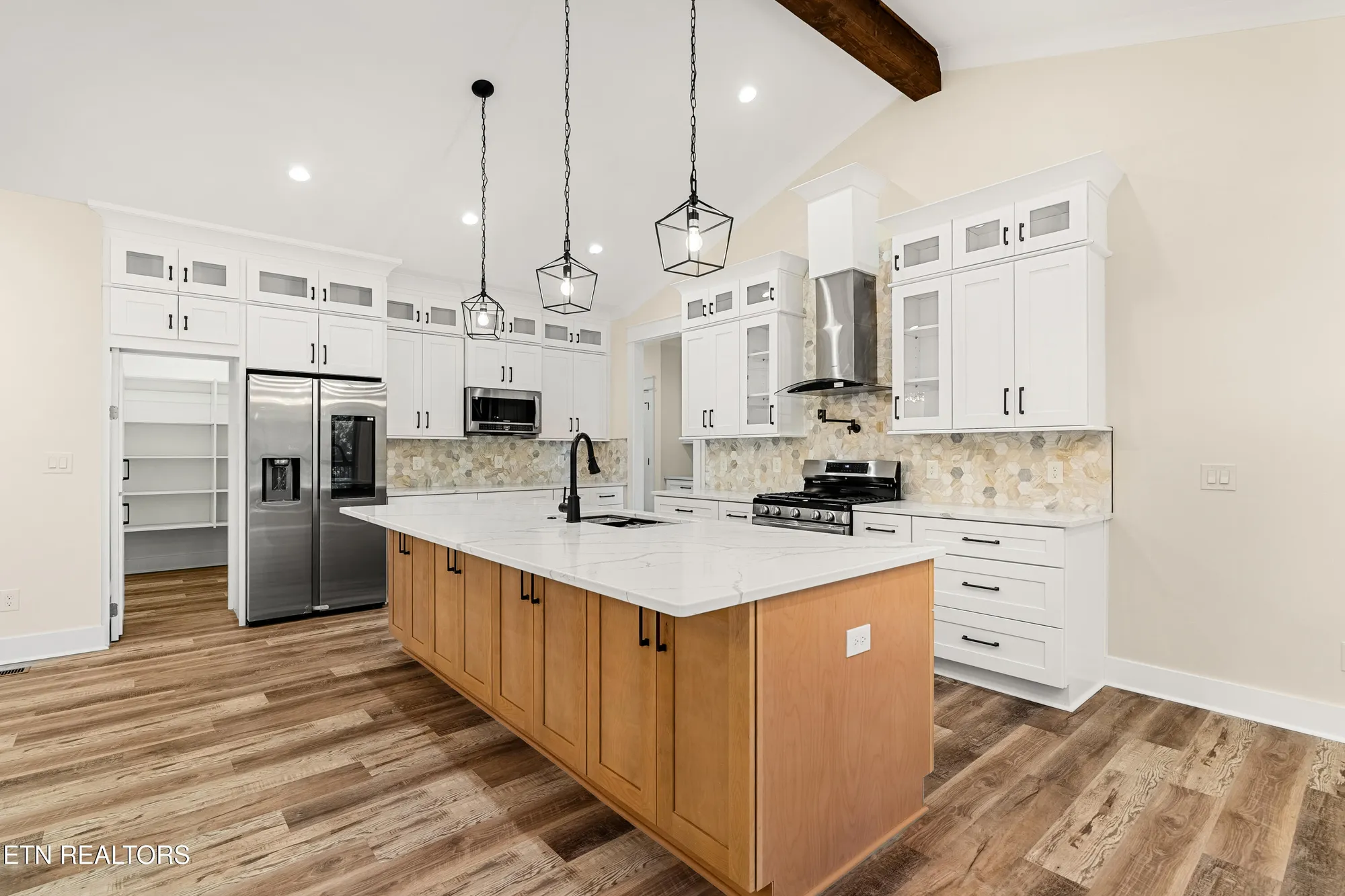 Property Slideshow image 12 of 39 | 207 inata trce, Loudon, TN, 37774