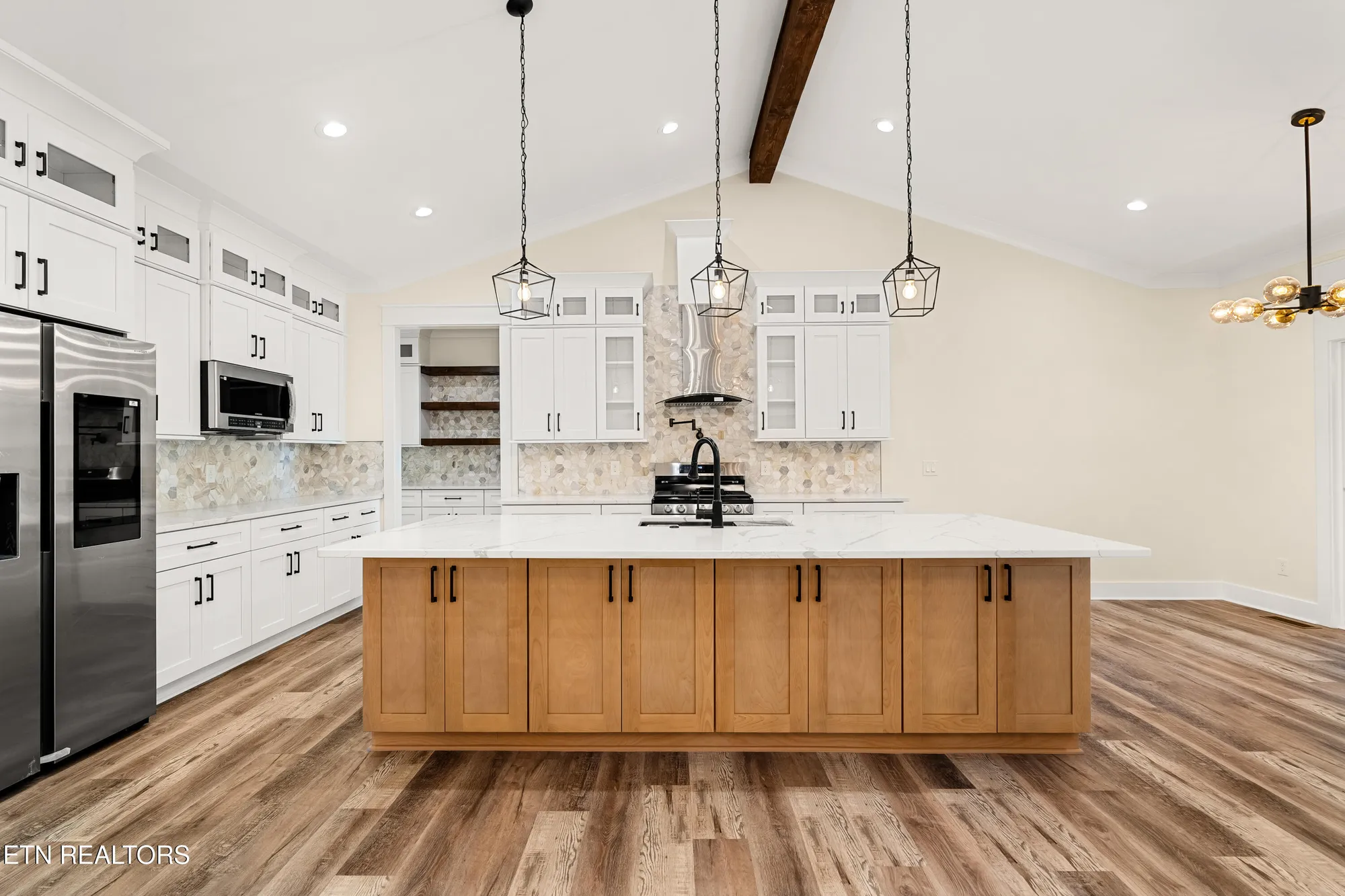 Property Slideshow image 13 of 39 | 207 inata trce, Loudon, TN, 37774