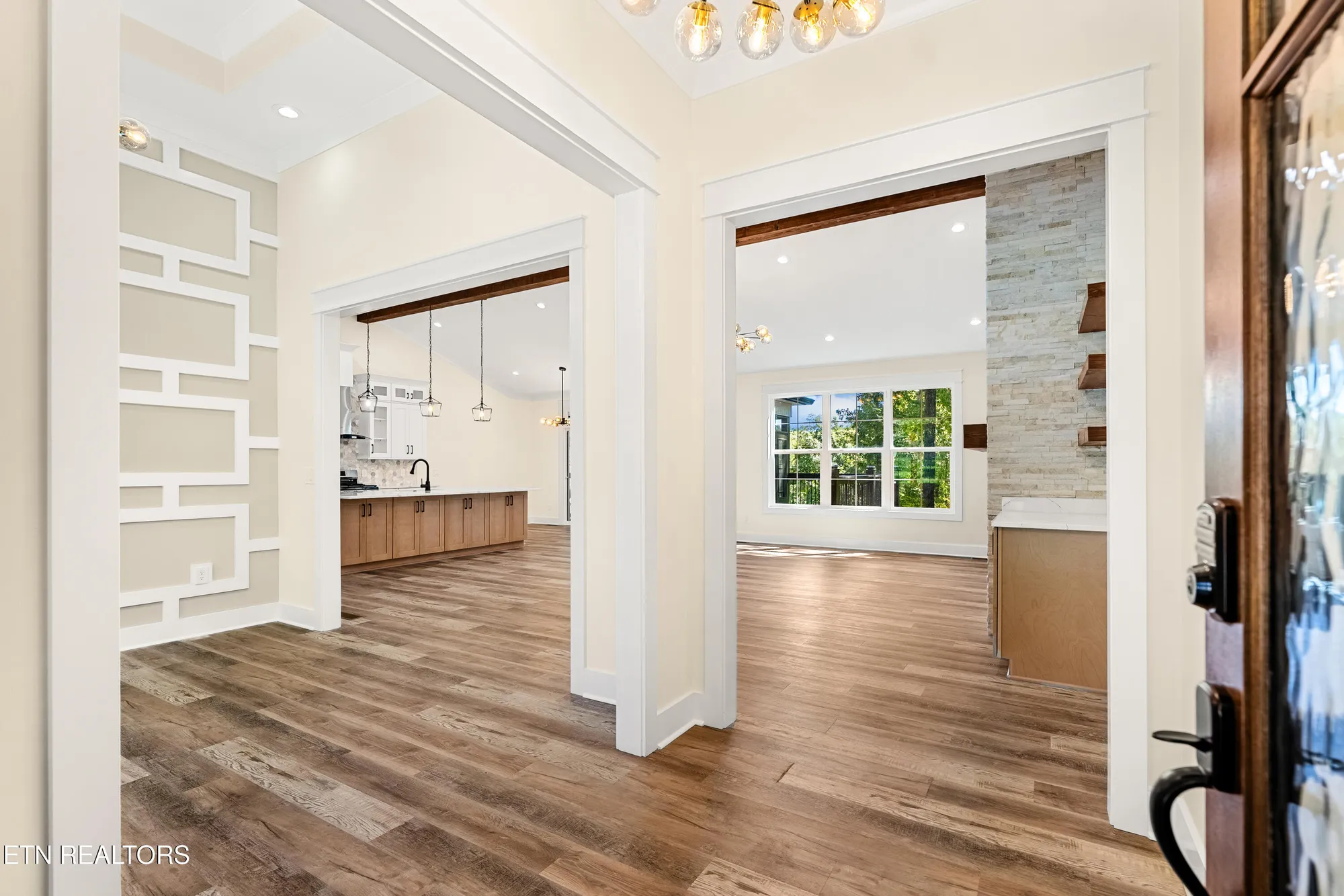 Property Slideshow image 5 of 39 | 207 inata trce, Loudon, TN, 37774