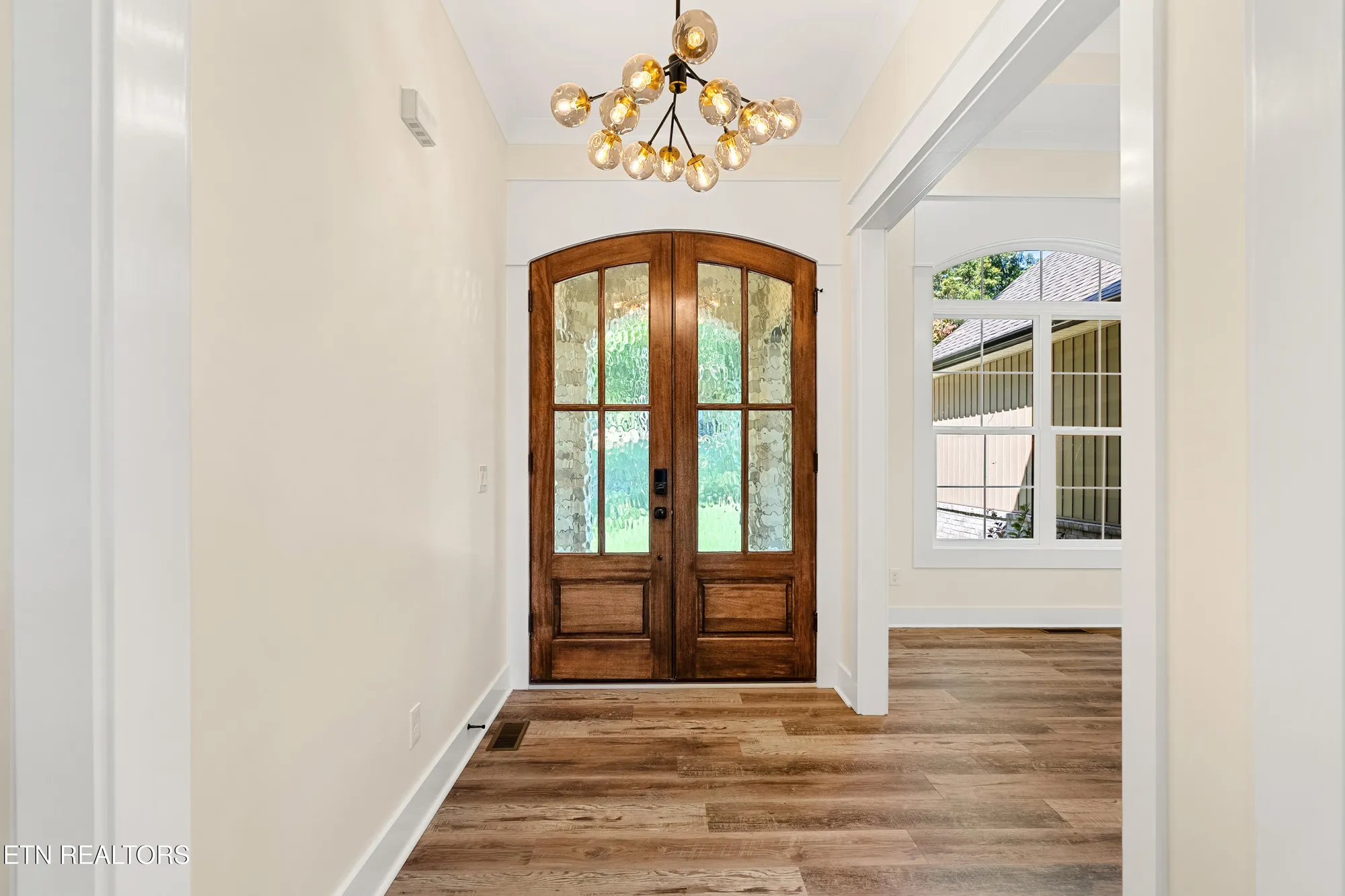 Property Slideshow image 4 of 39 | 207 inata trce, Loudon, TN, 37774